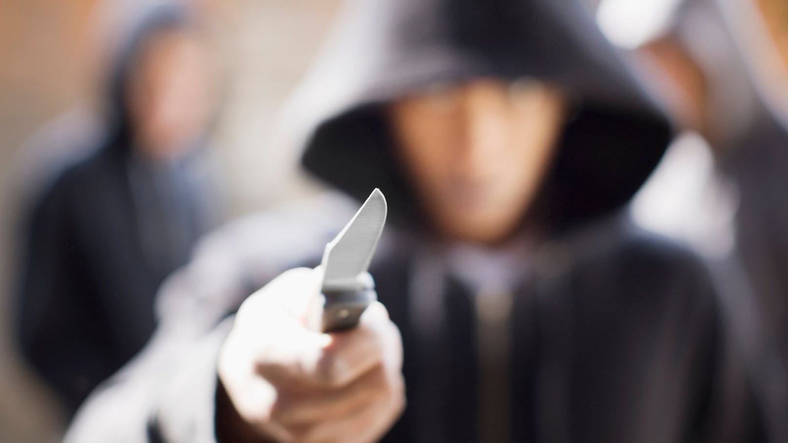 Männer rauben Snapchat-Dealer mit Messer aus – Haft