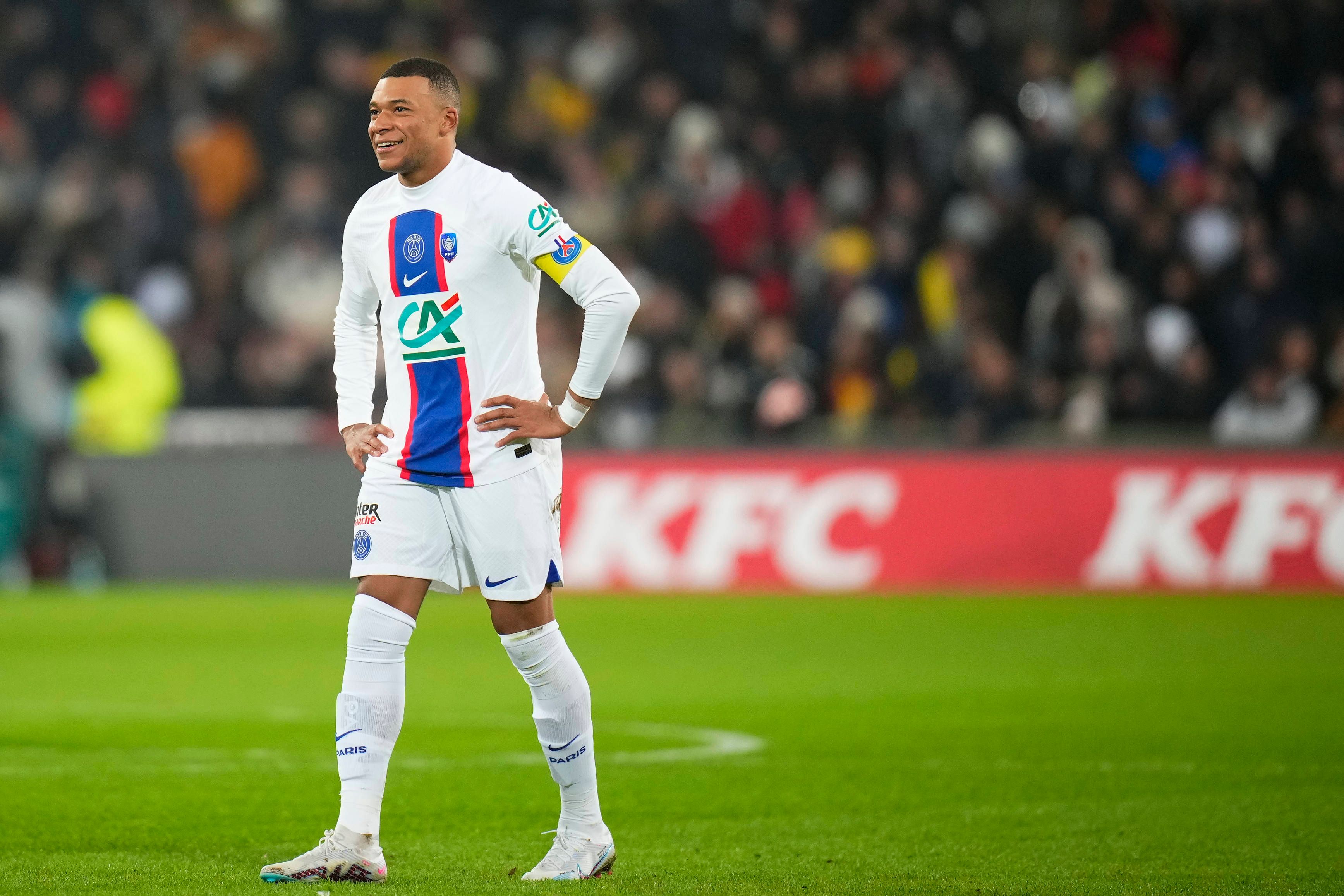 Kylian Mbappe löst einen Kapitänsstreit bei Paris St.-Germain aus. 