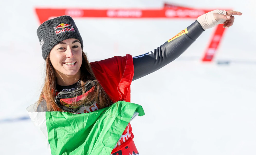 Sofia Goggia flog nach Dubai, statt für die WM zu trainieren. 