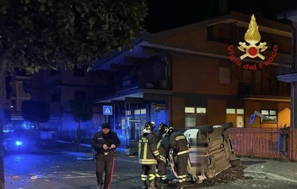 Bei einem Unfall nahe Rom wurden fünf junge Menschen getötet.