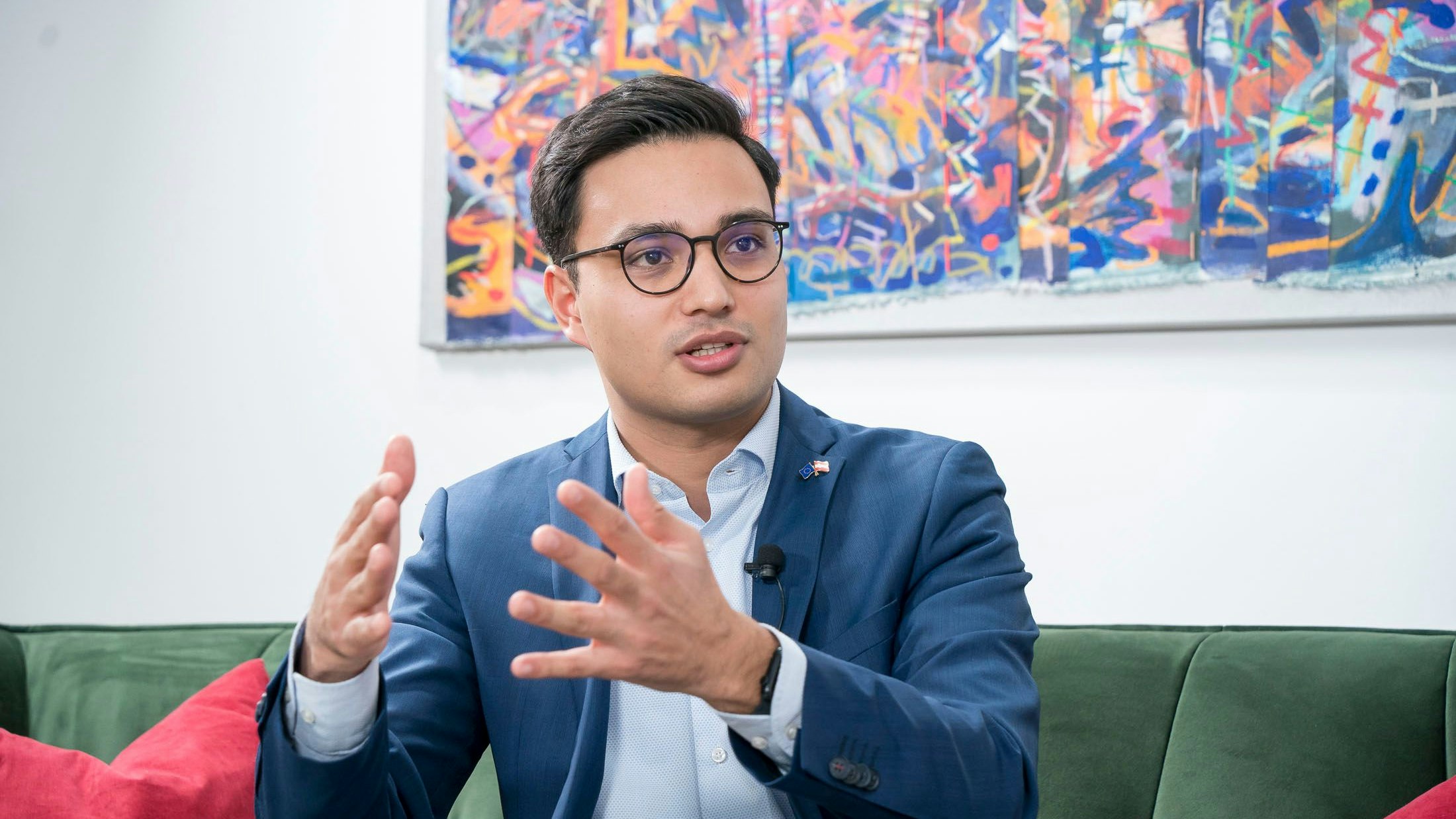 Yannick Shetty (Neos) übt heftige Kritik an Klimaschutzministerin Leonore Gewessler.