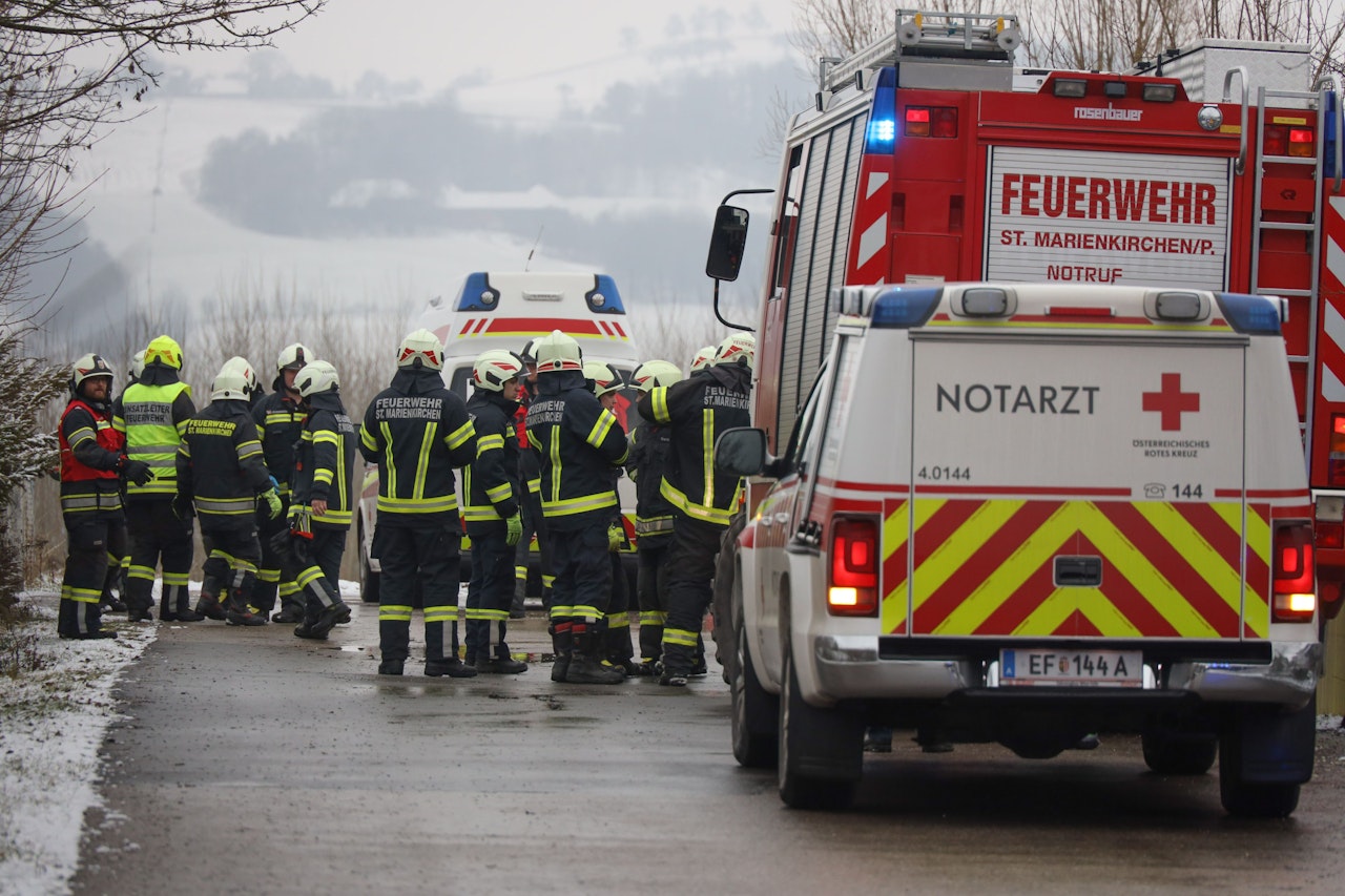 Heute.at - Mann stürzt von Leiter und wird von Zaun gepfählt