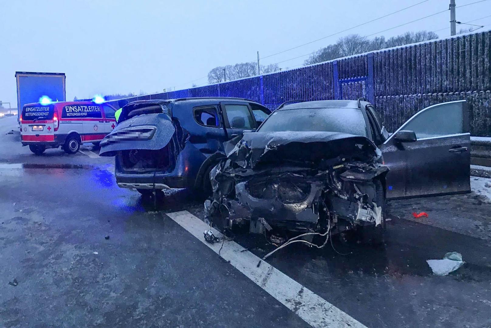 Unfall auf der A1 bei St. Pölten: Drei Opfer, mehrere Verletzte
