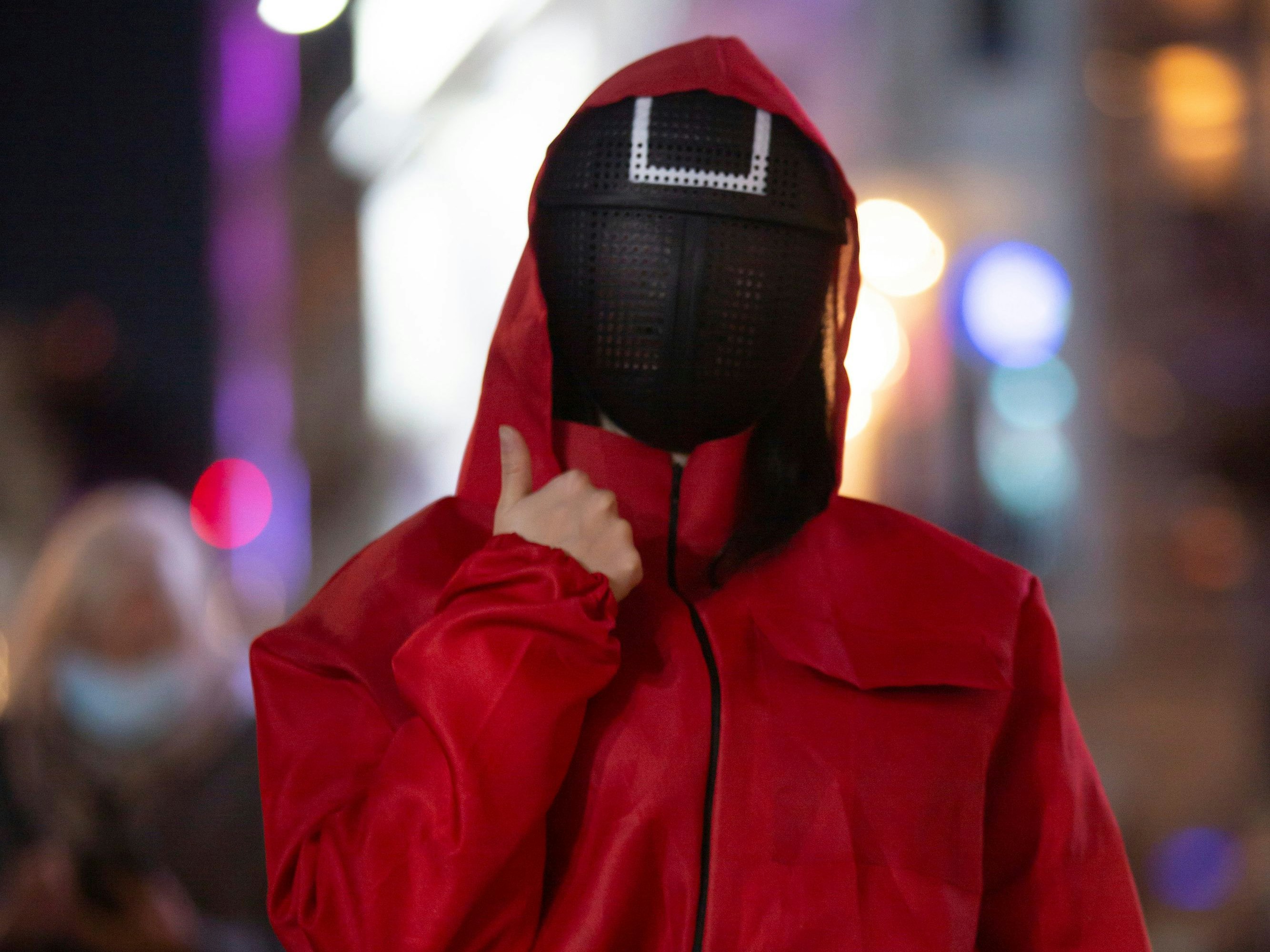 Die Reality Show wird trotz der Gefahren fortgesetzt.