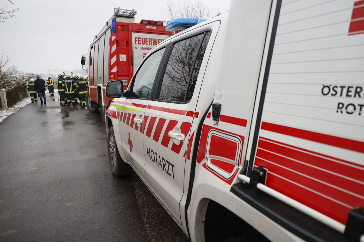 Schwere Pfählungsverletzung bei Baumschnitt in einem Garten in St. Marienkirchen an der Polsenz