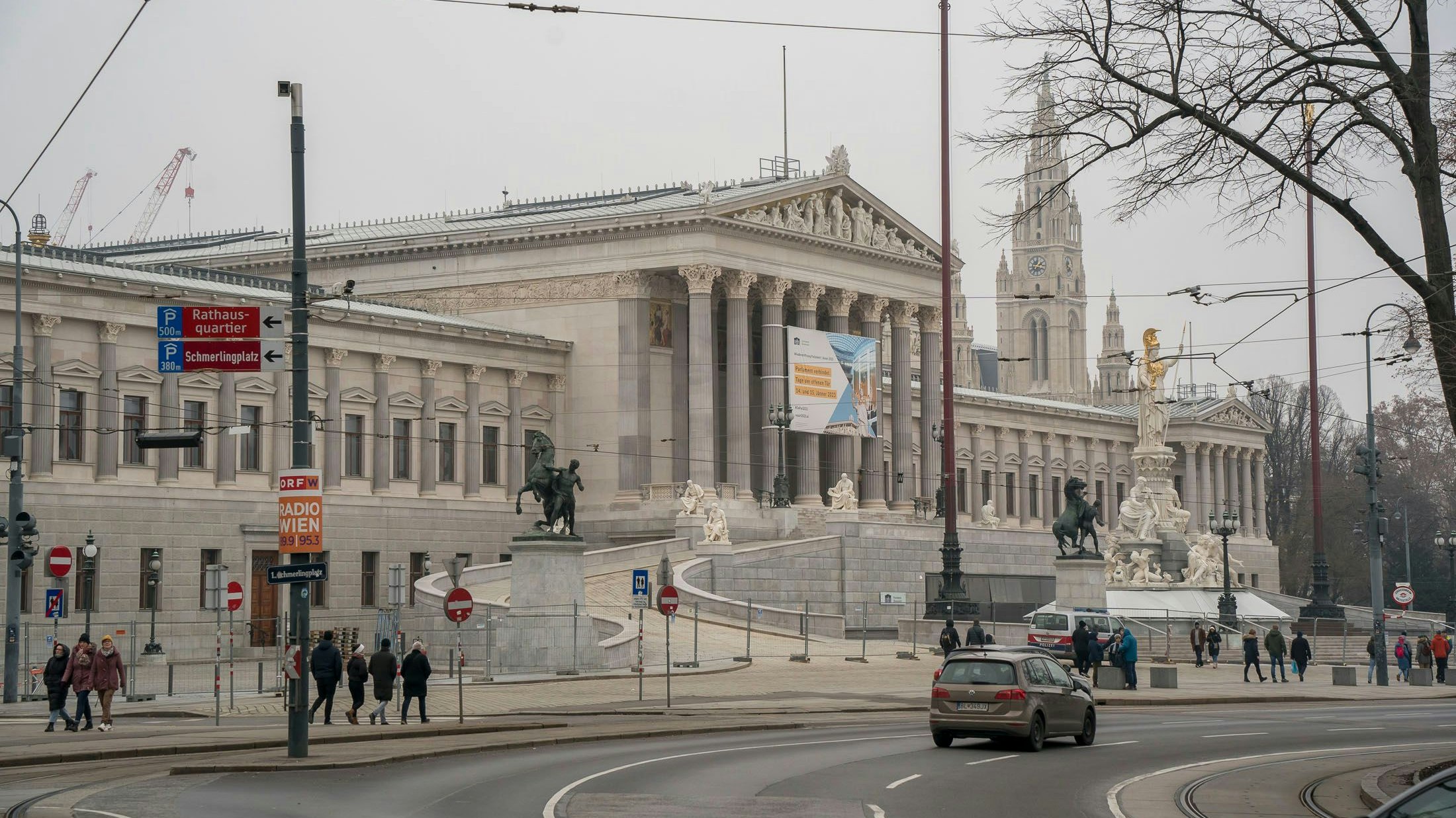 Die Opposition kann Gesetze der Regierung verzögern.