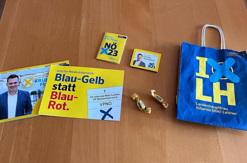 Die Wahl-Präsente der VPNÖ hingen Sonntag vor der Türe