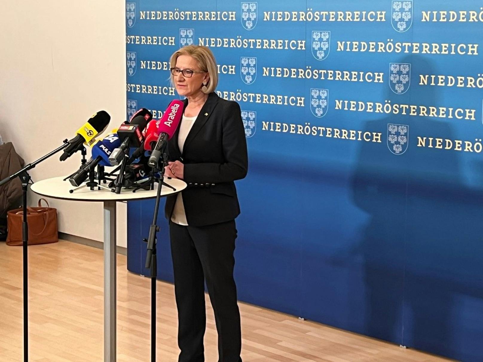 Johanna Mikl-Leitner und die ÖVP verloren die absolute Mehrheit im Landtag.
