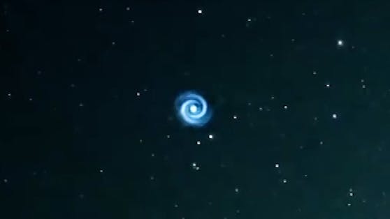 Das Subaru-Teleskop auf der Spitze des Mauna Kea machte Aufnahmen einer leuchtende Spirale.