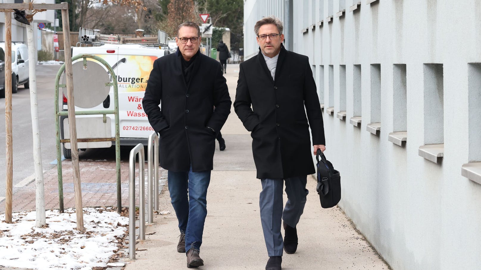 Heinz-Christian Strache mit seinem Anwalt Clemens Gärner