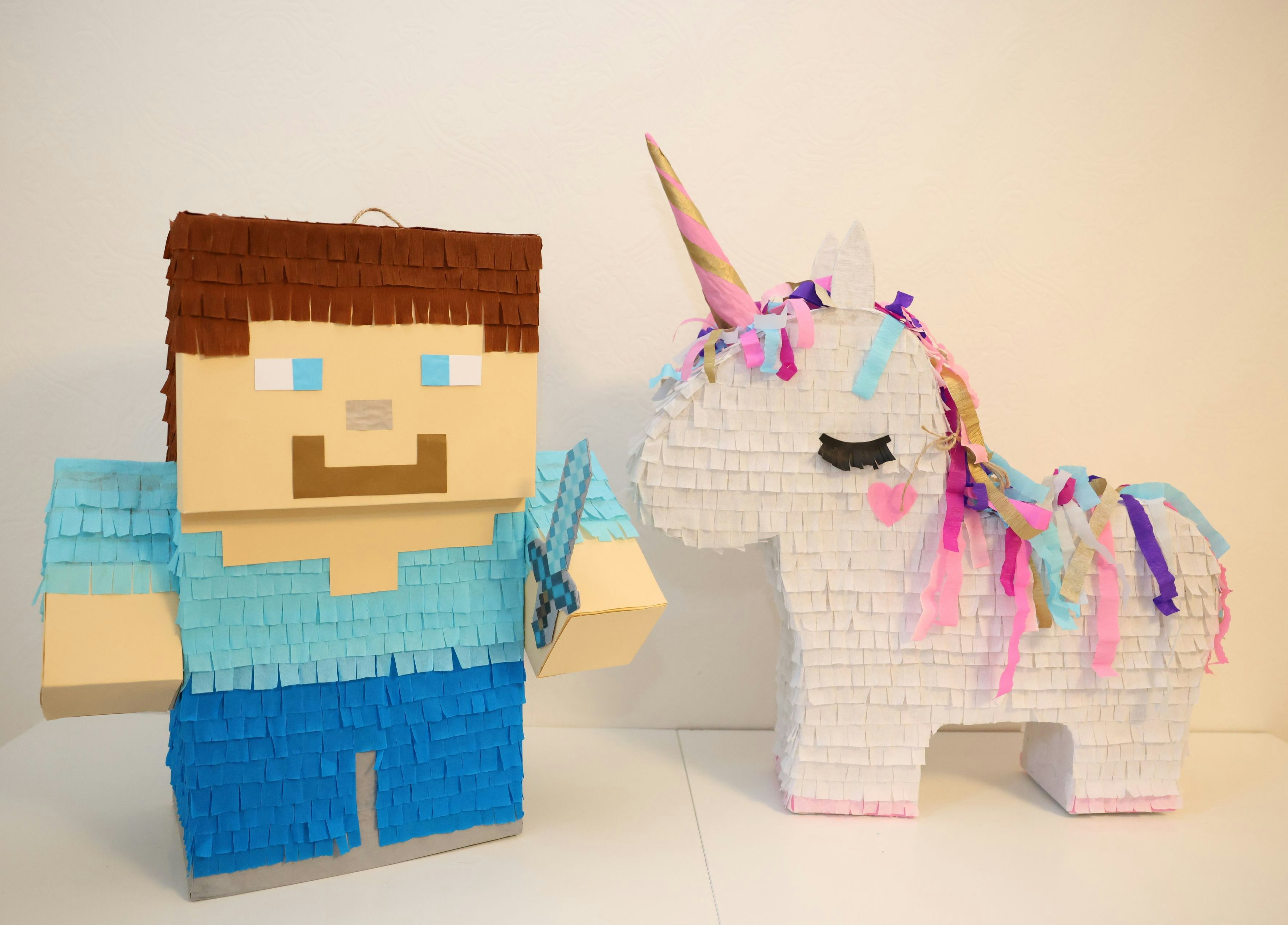 Die Figuren sind sehr beliebt. Gerade Videospielfiguren wie die Minecraft-Figur oder Einhörner sind sehr beliebt.