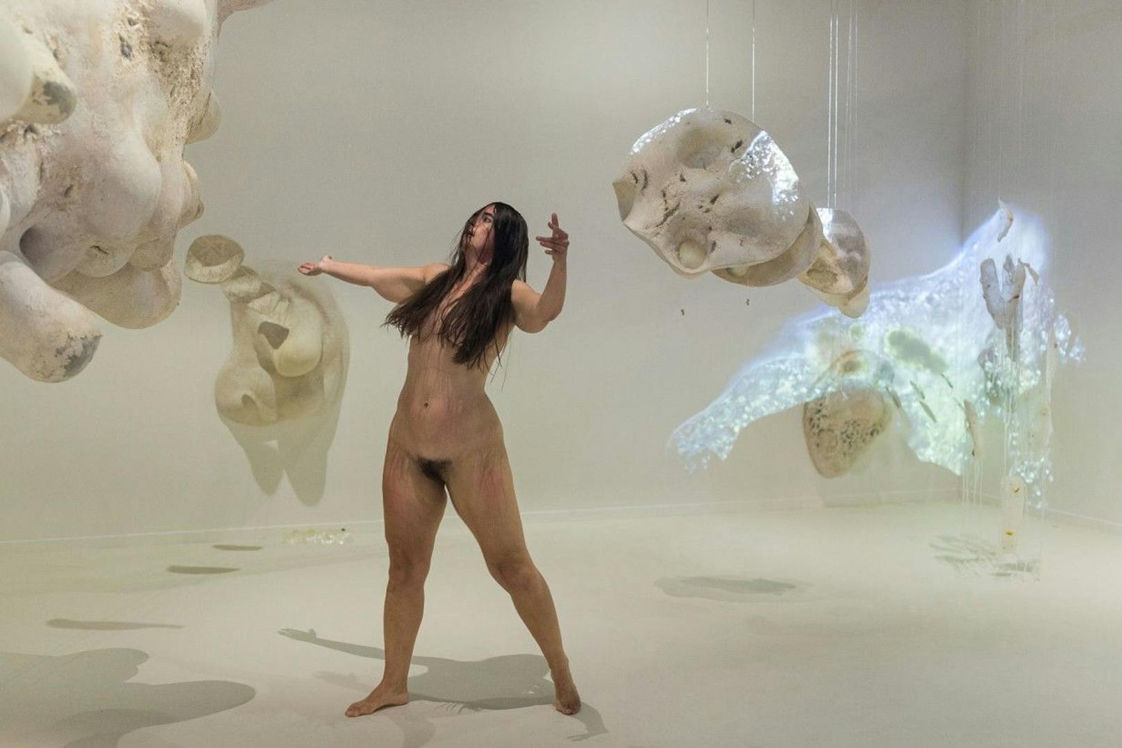 "Entangled Relations – Animated Bodies"