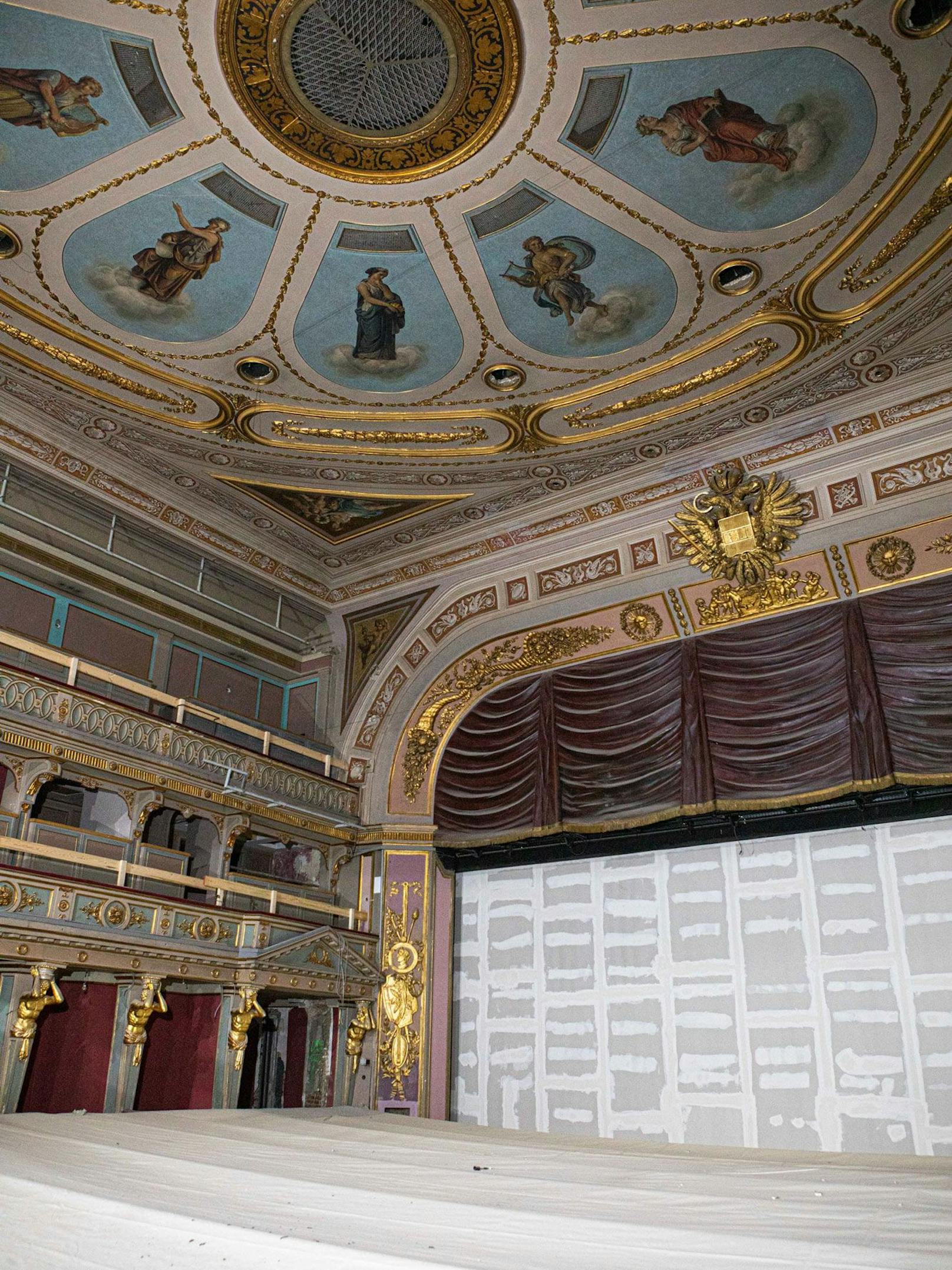 Das traditionsreiche Opernhaus soll nächstes Jahr in neuem Glanz erstrahlen.