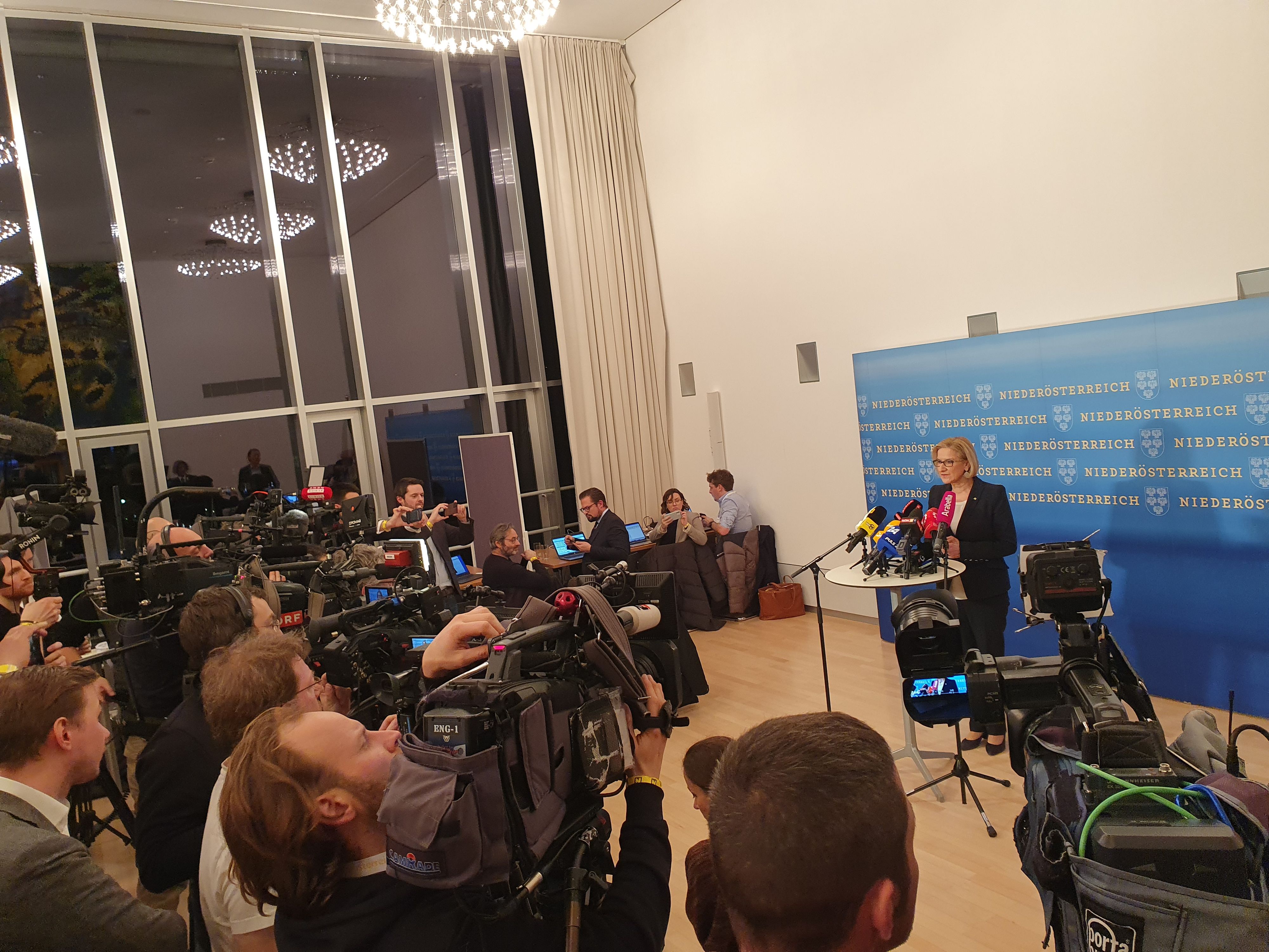 Johanna Mikl-Leitner am Wahlabend im Landhaus