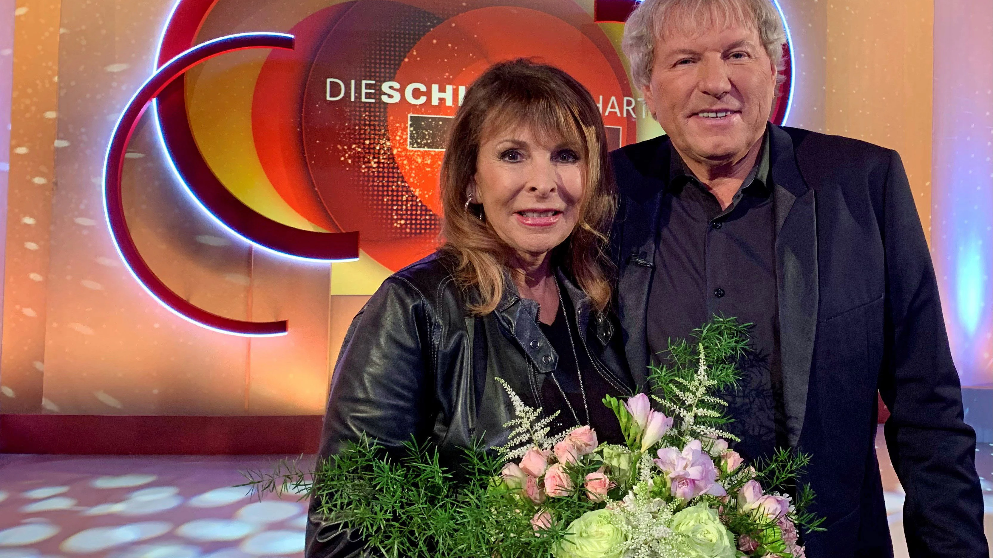 <strong>Ireen Sheer</strong> (im Bild mit <strong>Bernhard Brink</strong>) steht auch wieder auf der Bühne.
