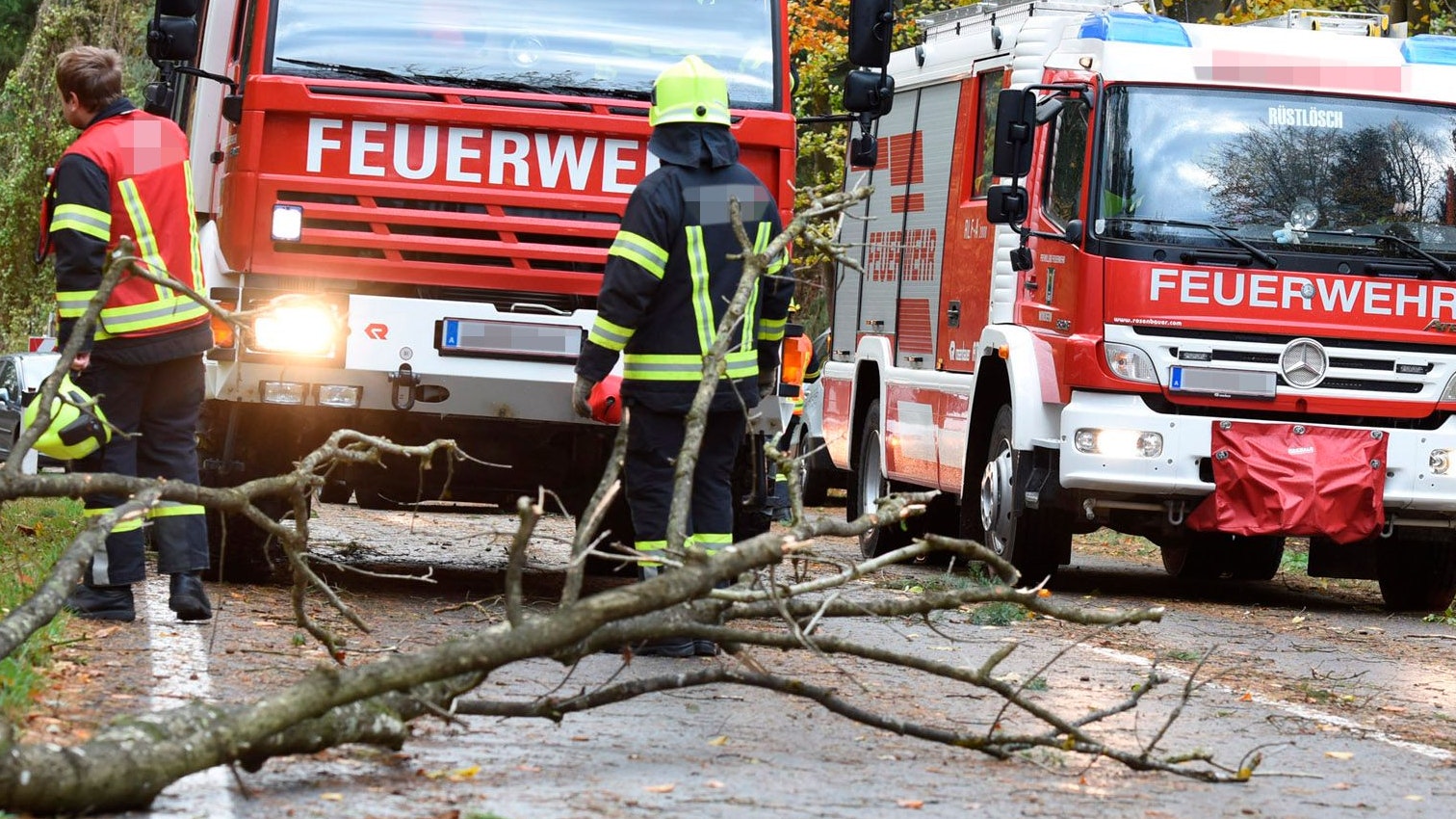 Vorsicht! Stürme können Baugerüste und Bäume zum Umstürzen bringen. Symbolbild.