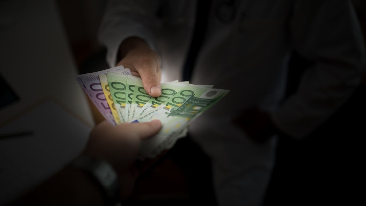 Korruption: Österreich rutscht auf Platz 22 ab!