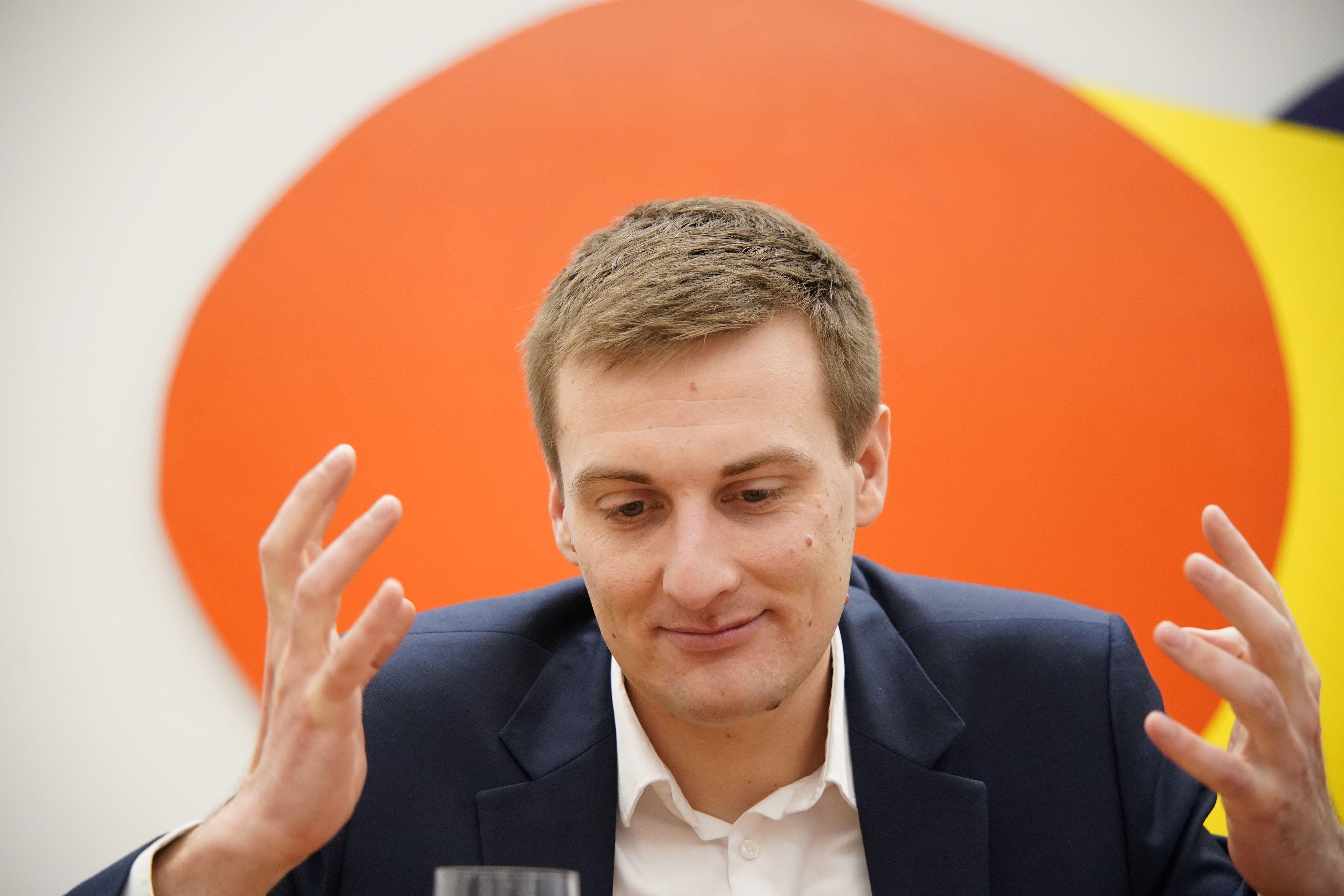 SPNÖ-Chef Sven Hergovich will gemeinsame Sache mit Johanna Mikl-Leitner und Udo Landbauer machen.