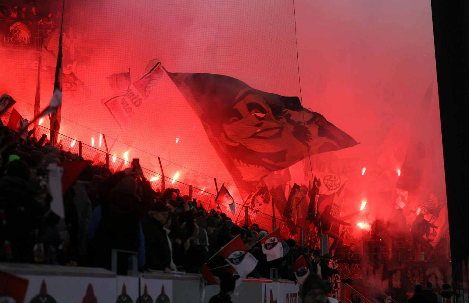 Wirbel um Frankfurt-Fans