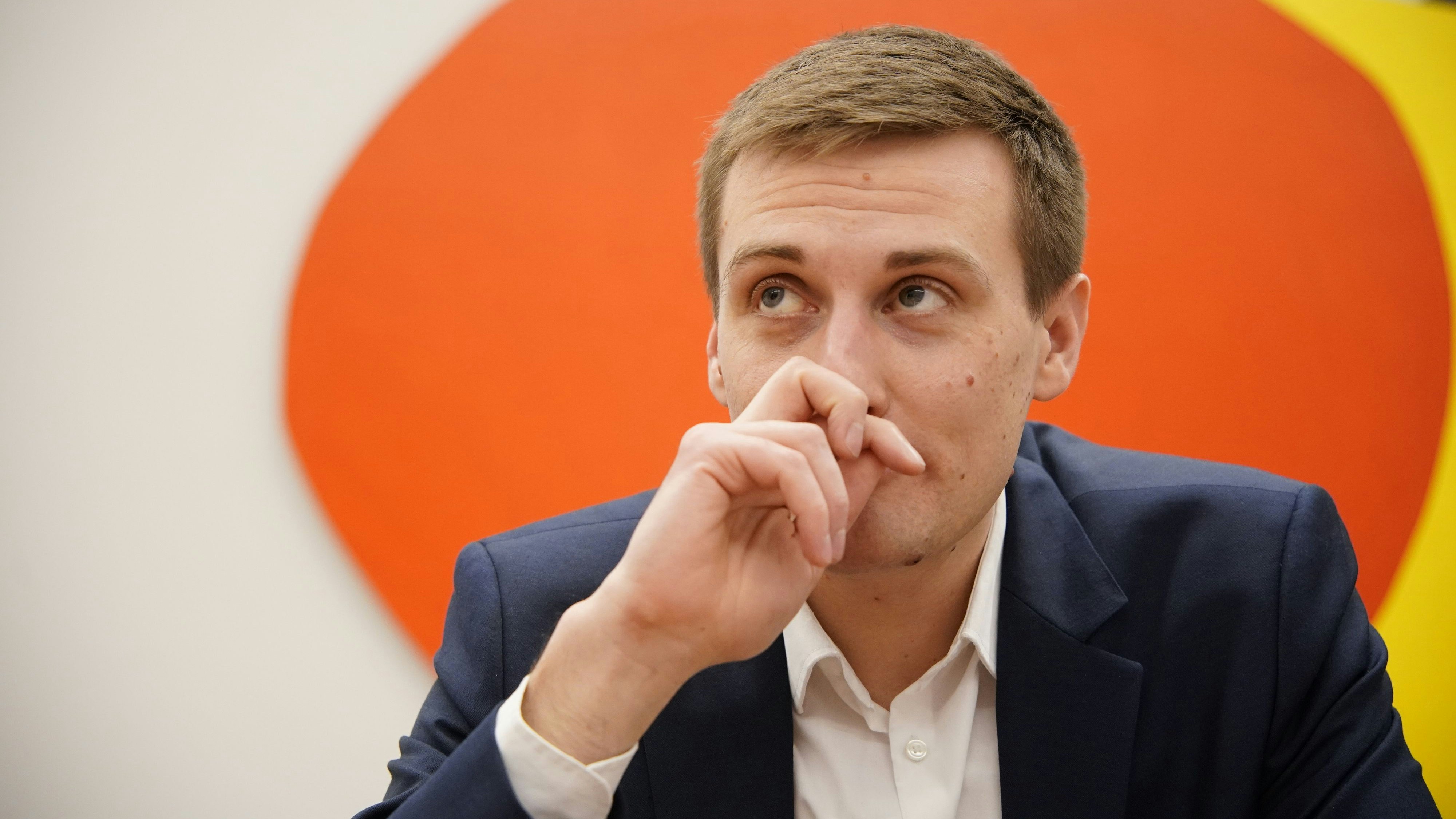 Sven Hergovich lebte bisher im 5. Wiener Bezirk, übersiedelt nun nach St. Pölten.