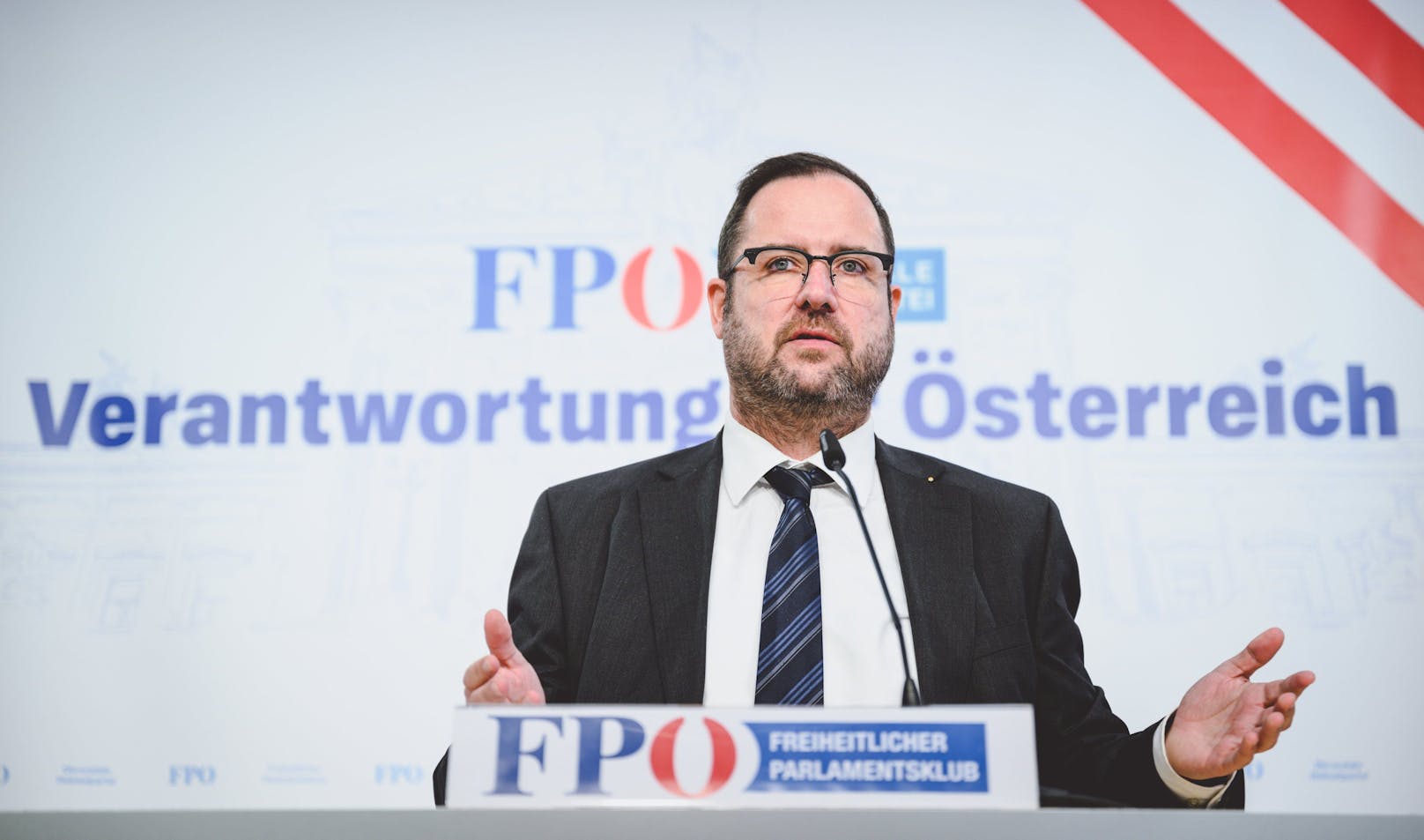 FPÖ-Mediensprecher Christian Hafenecker.