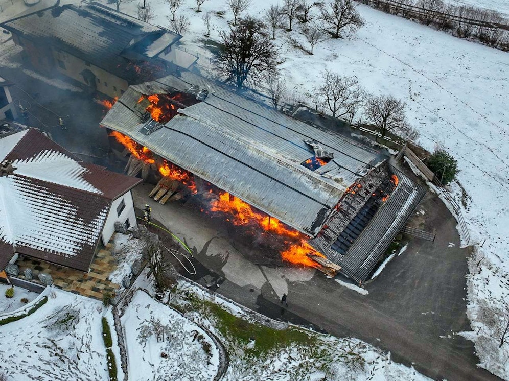 Großeinsatz für die Feuerwehr bei Brand in NÖ
