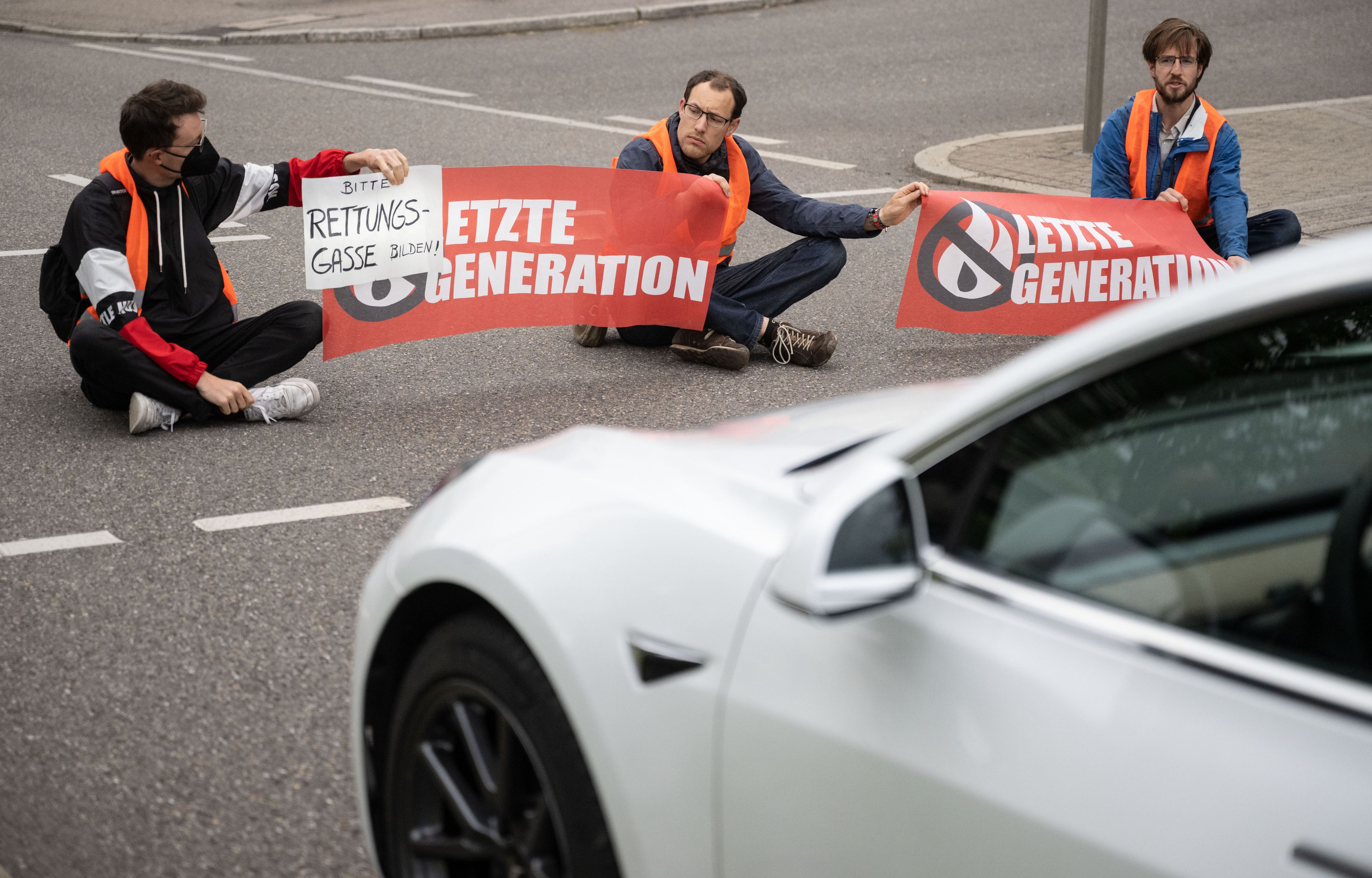 Klima-Kleber in Stuttgart: Ein Nachspiel vor Gericht enthüllt die Doppelmoral mancher Aktivisten.