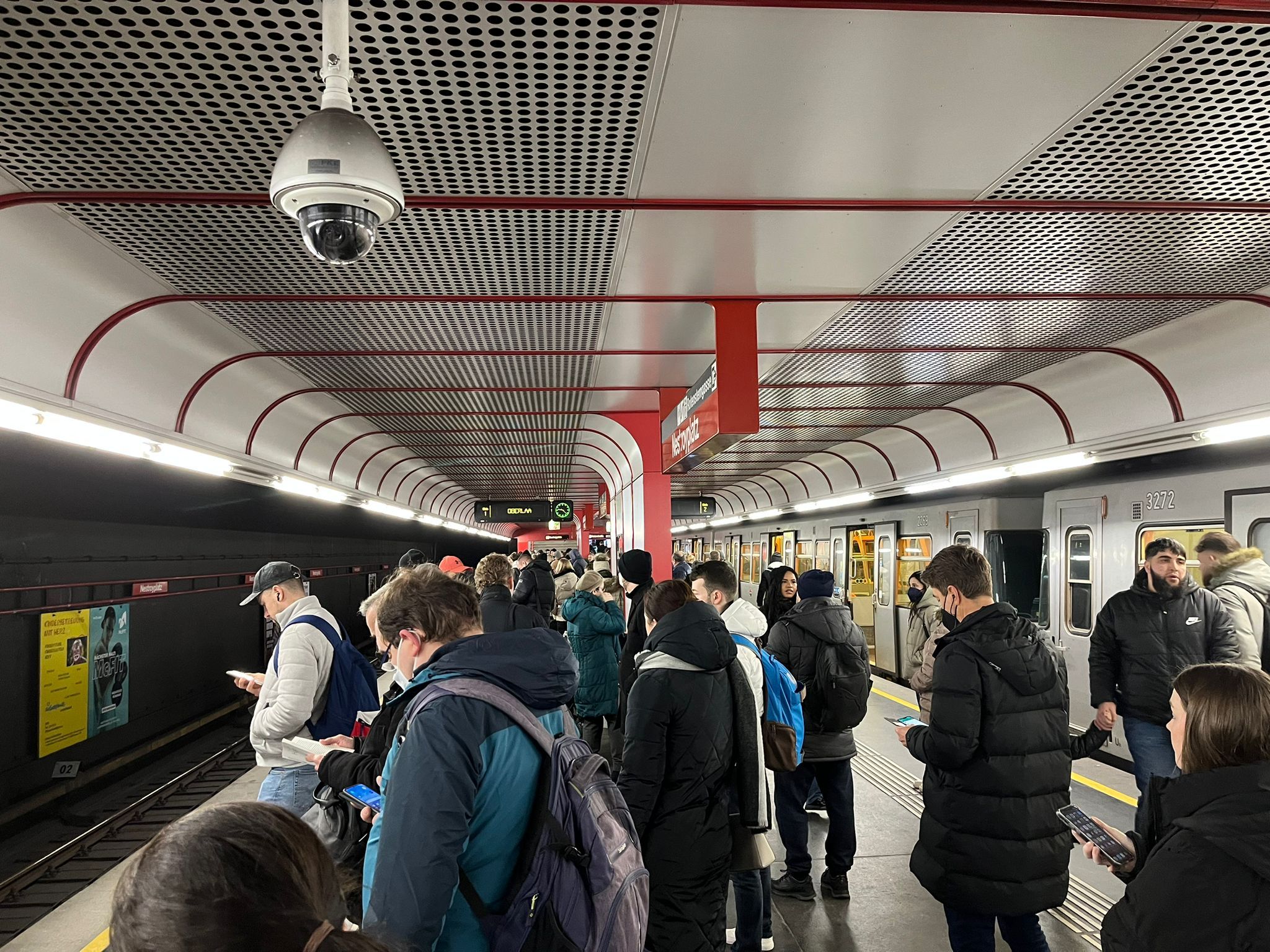 Am Dienstag warteten einige Öffi-Fahrgäste länger als erwartet auf ihre U-Bahn. (Symbolfoto)