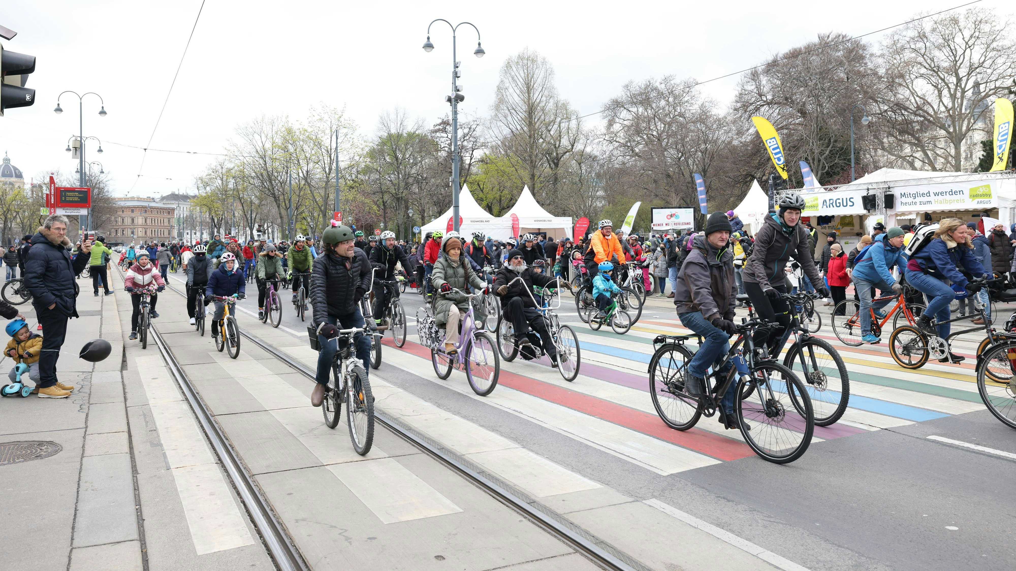 Bereits im vergangenen Jahr fand am Ring eine Fahrraddemo statt (Archivbild).