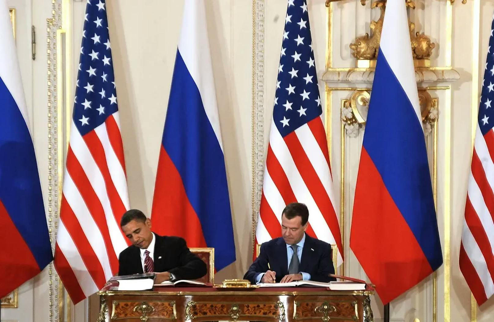 2010 wurde das Abkommen von Barack Obama und Dmitry Medvedev unterzeichnet. Es sieht vor, dass Militärstandorte in beiden Ländern inspiziert werden.