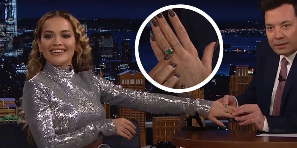 Rita Ora präsentiert bei Jimmy Fallon stolz ihren Ehering.