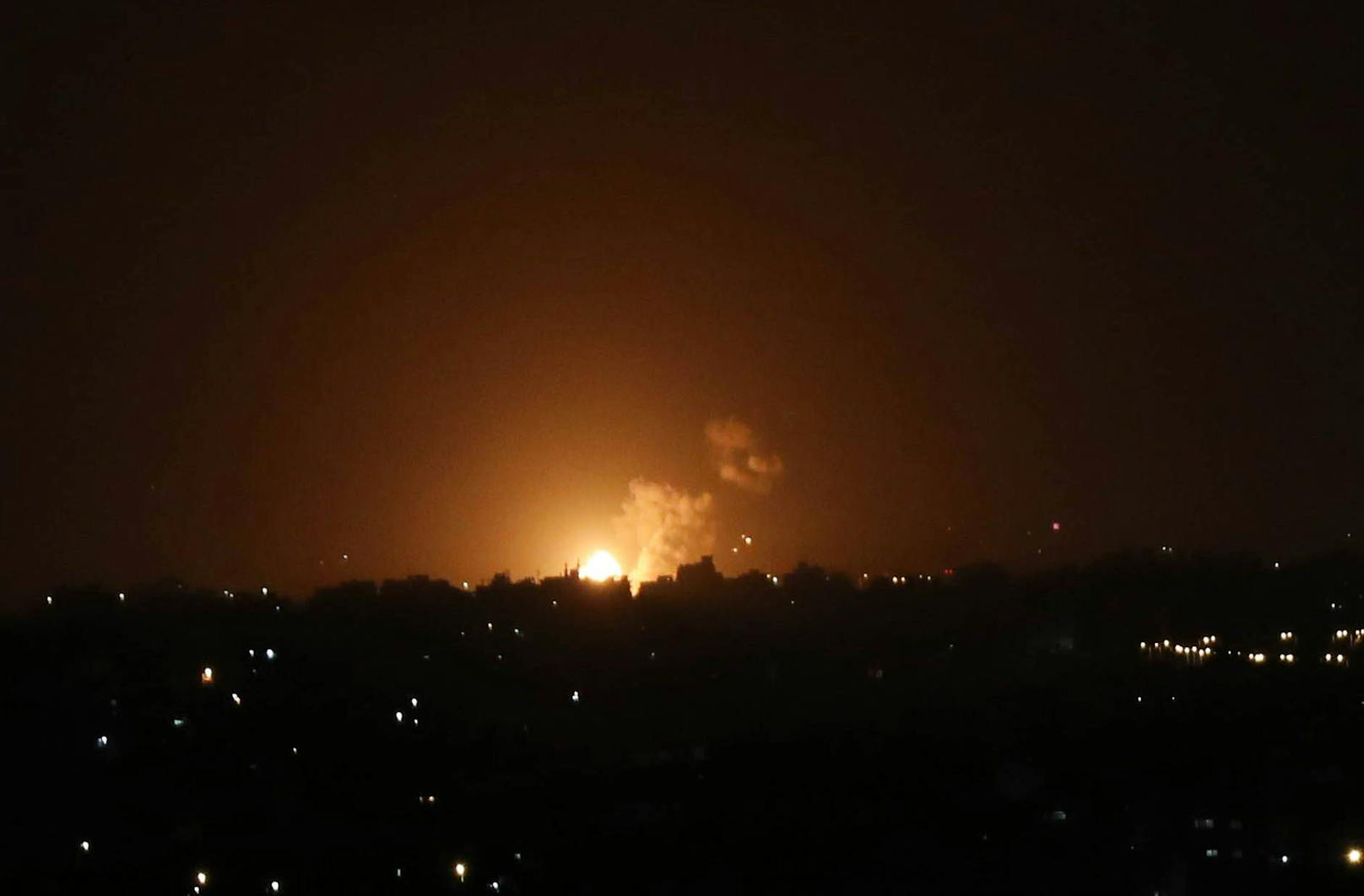 Laut israelischen Angaben wurde eine Waffenfabrik der radikalislamistischen Hamas getroffen.