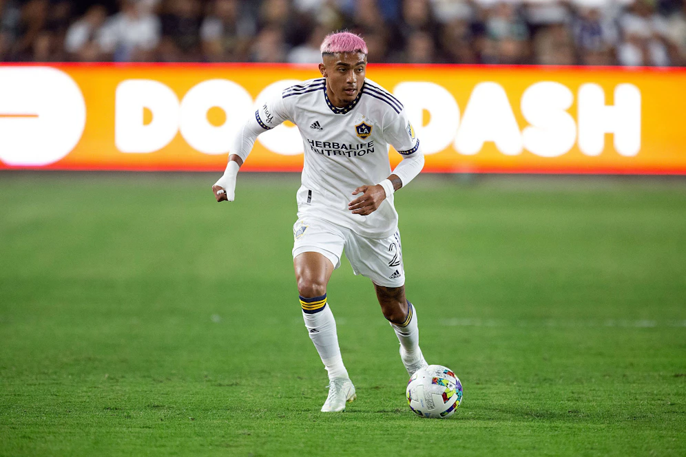 Barcelona verpasste den Wechsel von Julian Araujo um 18 Sekunden. 