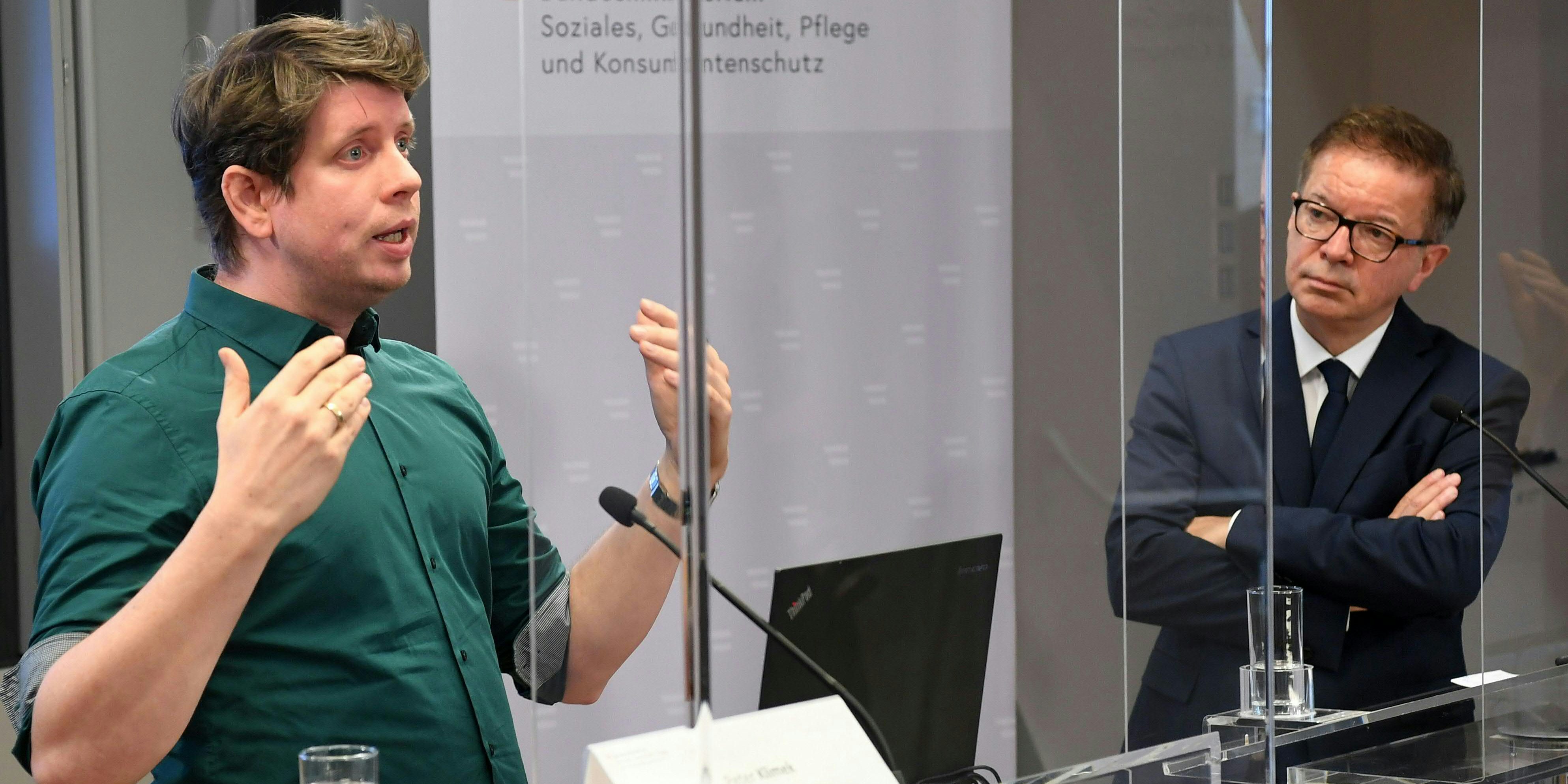 Peter Klimek berat die Regierungen bei den Maßnahmen. Jetzt spricht er über die Fehler die Pandemie.