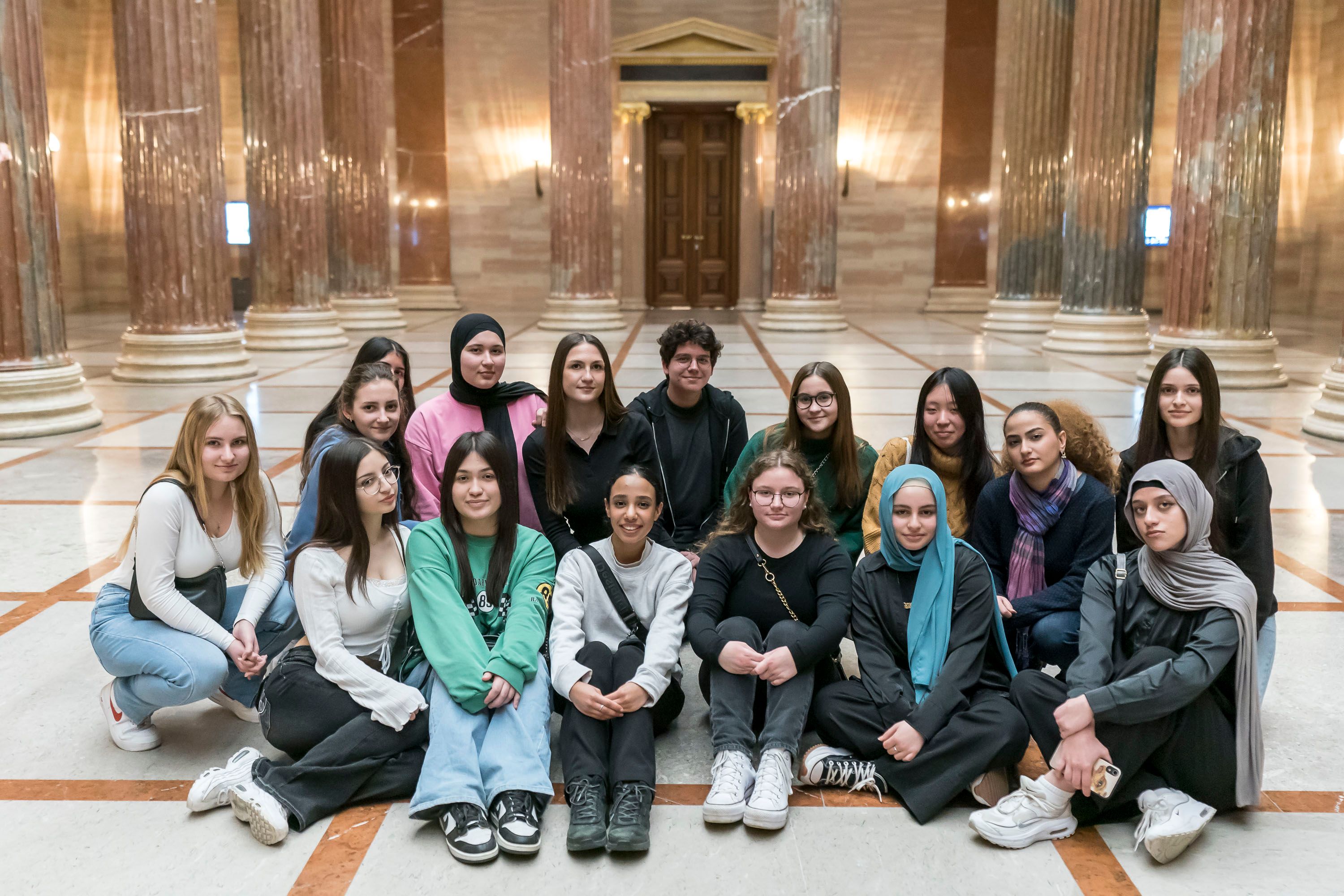 Für Aufregung sorgte eine Aussage des niederösterreichischen Landesrats Gottfried Waldhäusl gegenüber einer Favoritner Schülerin. Im Rahmen einer Kundgebung soll den Schülern nun Solidarität ausgedrückt werden.