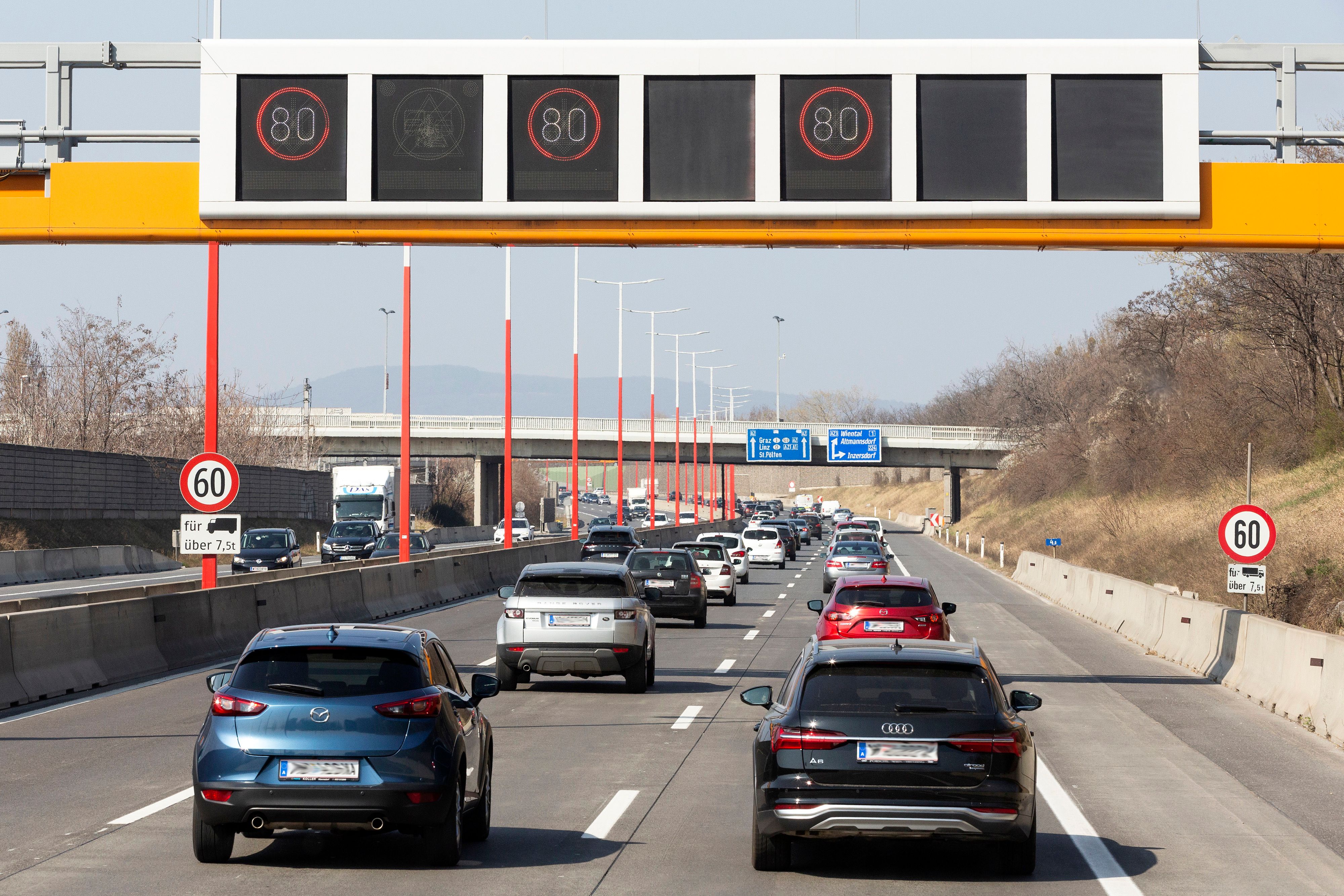 Auf der Südosttangente müssen Autofahrer am Freitag mit Stau rechnen.