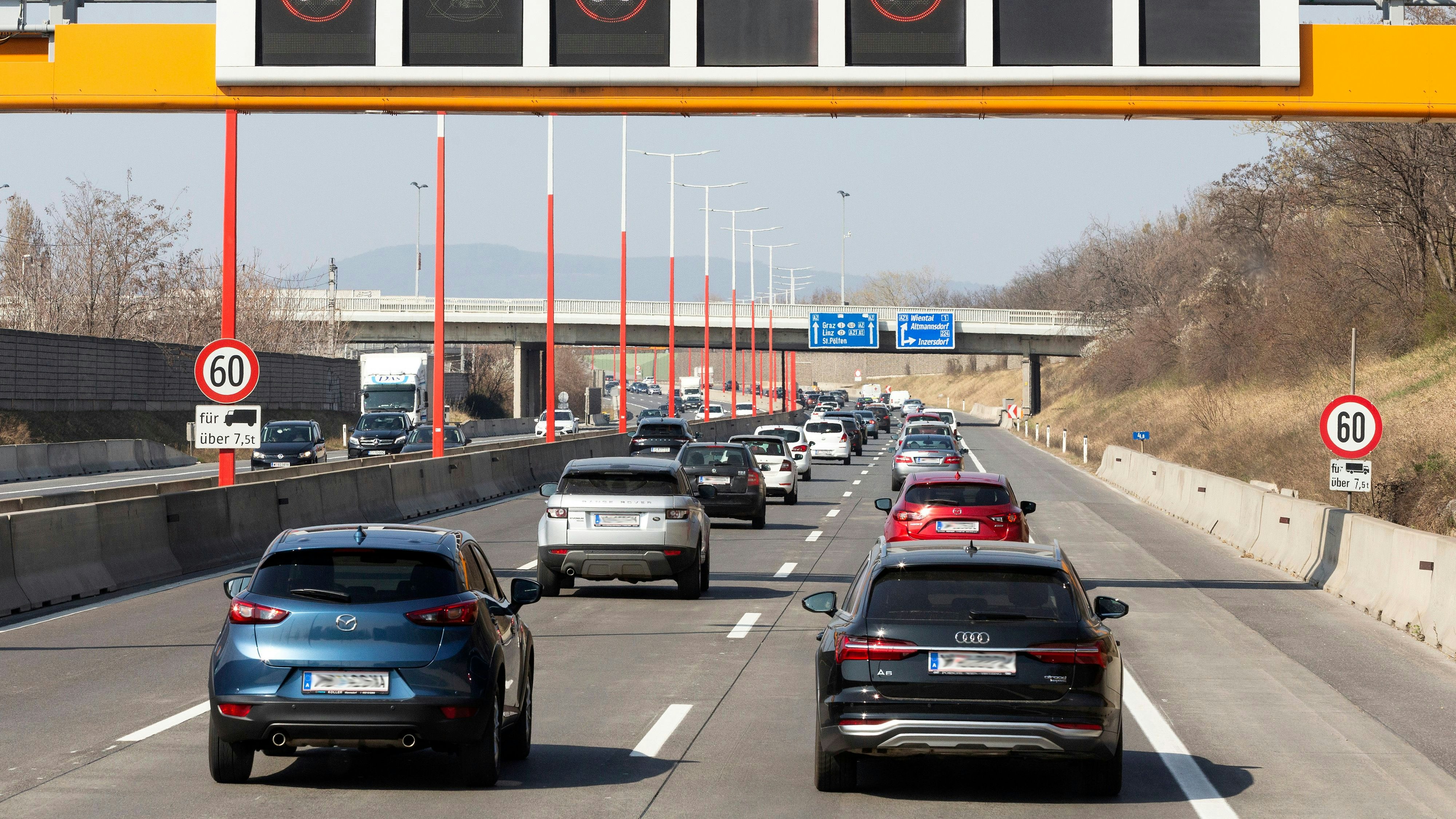 Auf der Südosttangente müssen Autofahrer am Freitag mit Stau rechnen.