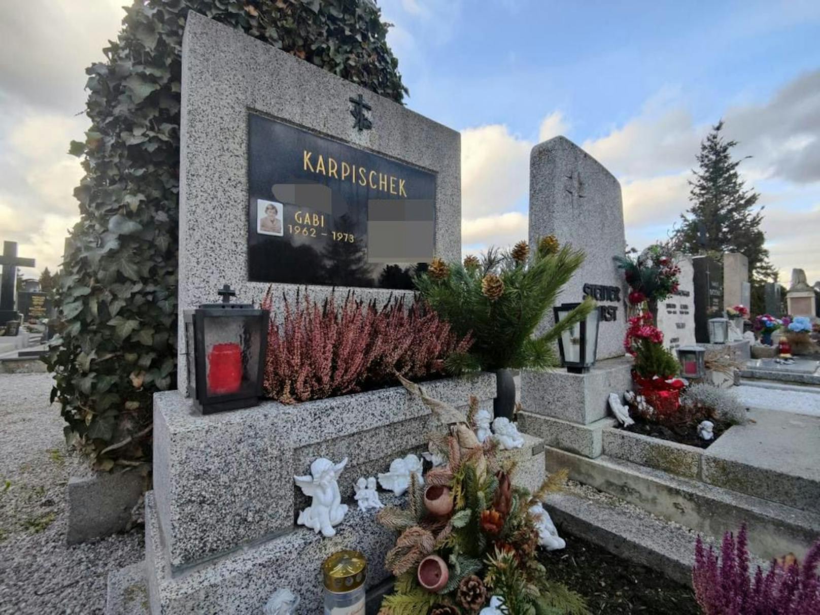 Am Wr. Neustädter Friedhof fand die ermordete Gabi ihre letzte Ruhestätte.