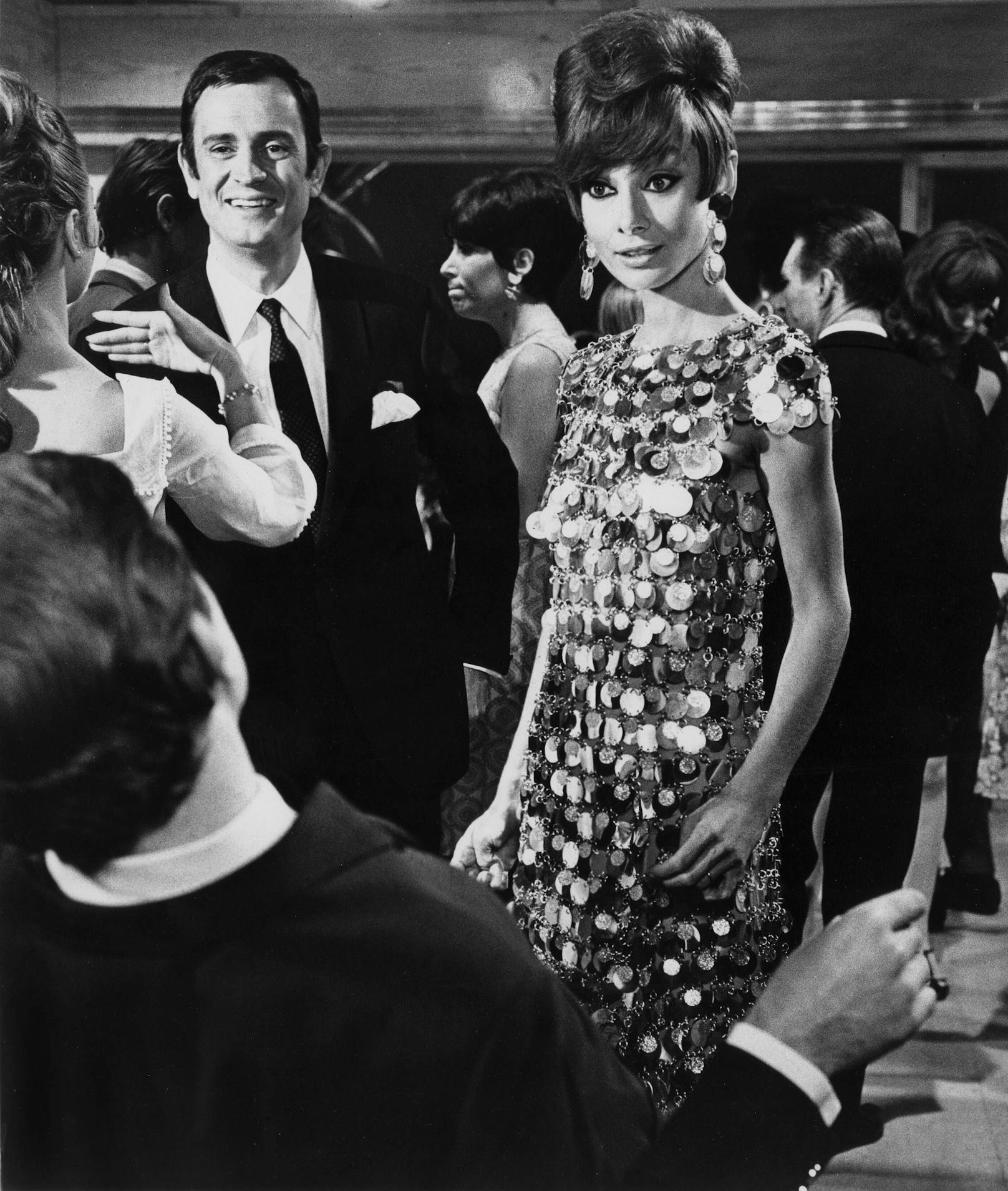 Auch Stars wie Audrey Hepburn liebte seine unkonventionellen Kleider.