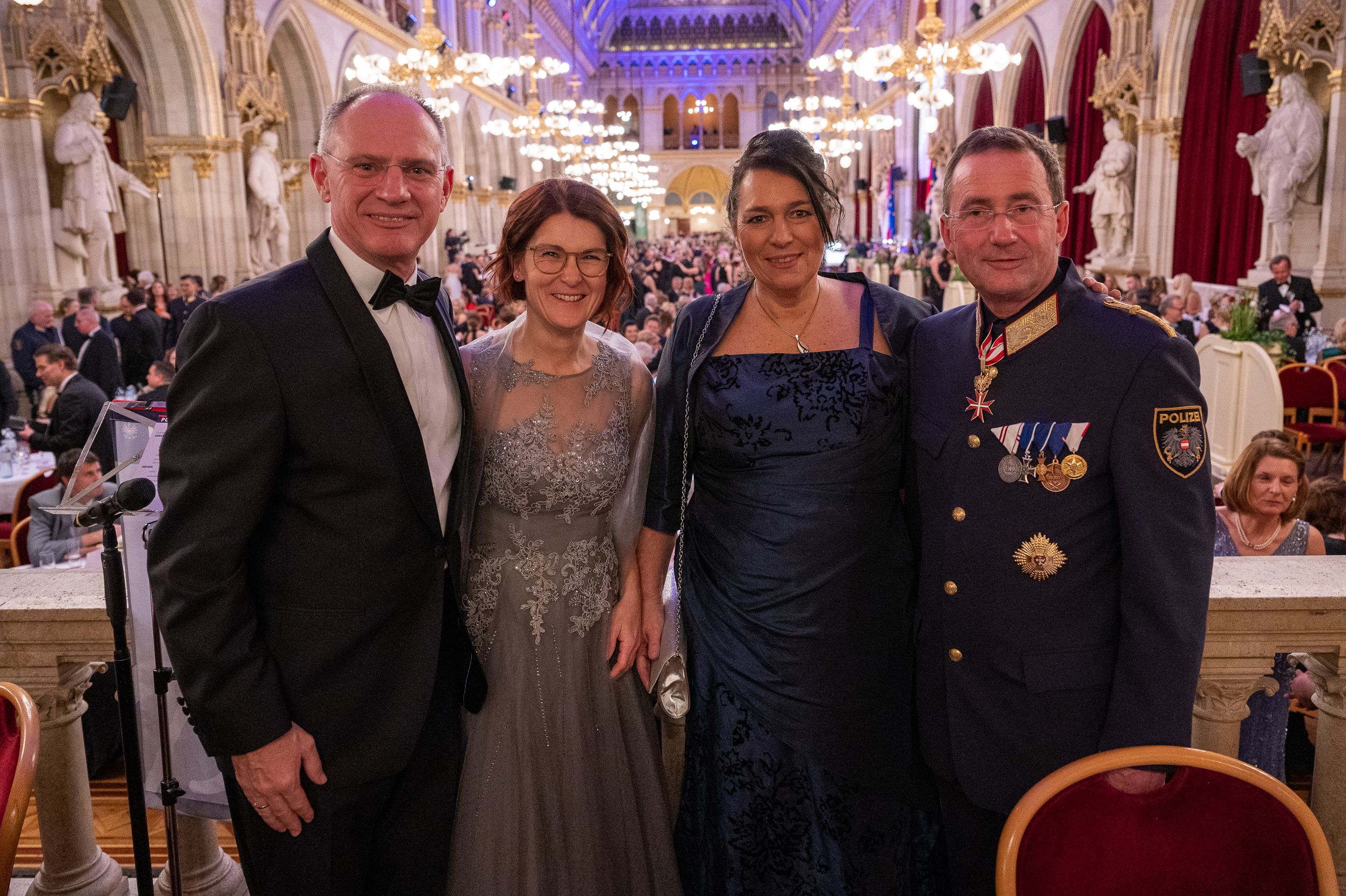 Auch Innenminister Gerhard Karner und der Wiener Polizeipräsident Gerhard Pürstl waren in Feierlaune. 