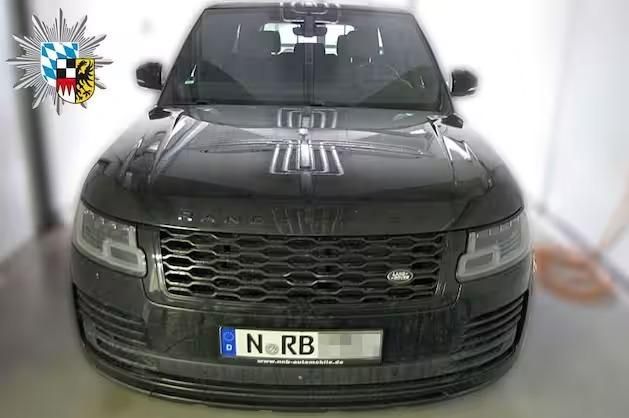 Mithilfe von Hinweisen aus der Bevölkerung hat sich eine neue Spur ergeben. Wie ein Sprecher am 3. Februar mitteilte, sei ein schwarzes Auto der Marke Range Rover in den Fokus der Ermittlungen gerückt.