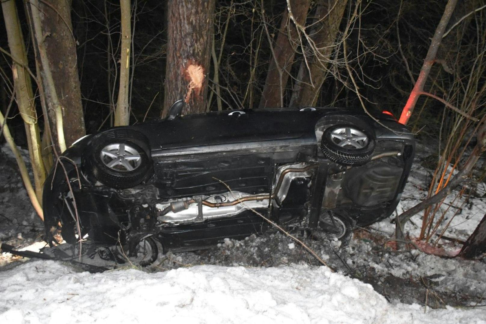 In Hainzenberg ereignete sich am späten Samstagabend (04.02.2023) ein schwerer Verkehrsunfall.