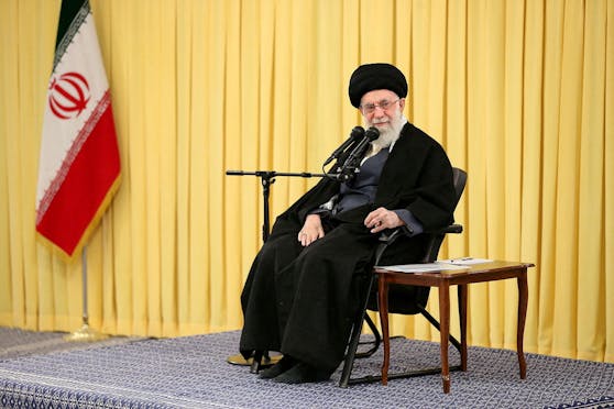Zehntausende Gefangene wurden durch Irans Religionsführer Ajatollah Ali Chamenei begnadigt, wie Staatsmedien berichten. 