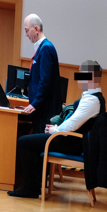 Der Angeklagte mit Verteidiger Severin Perschl