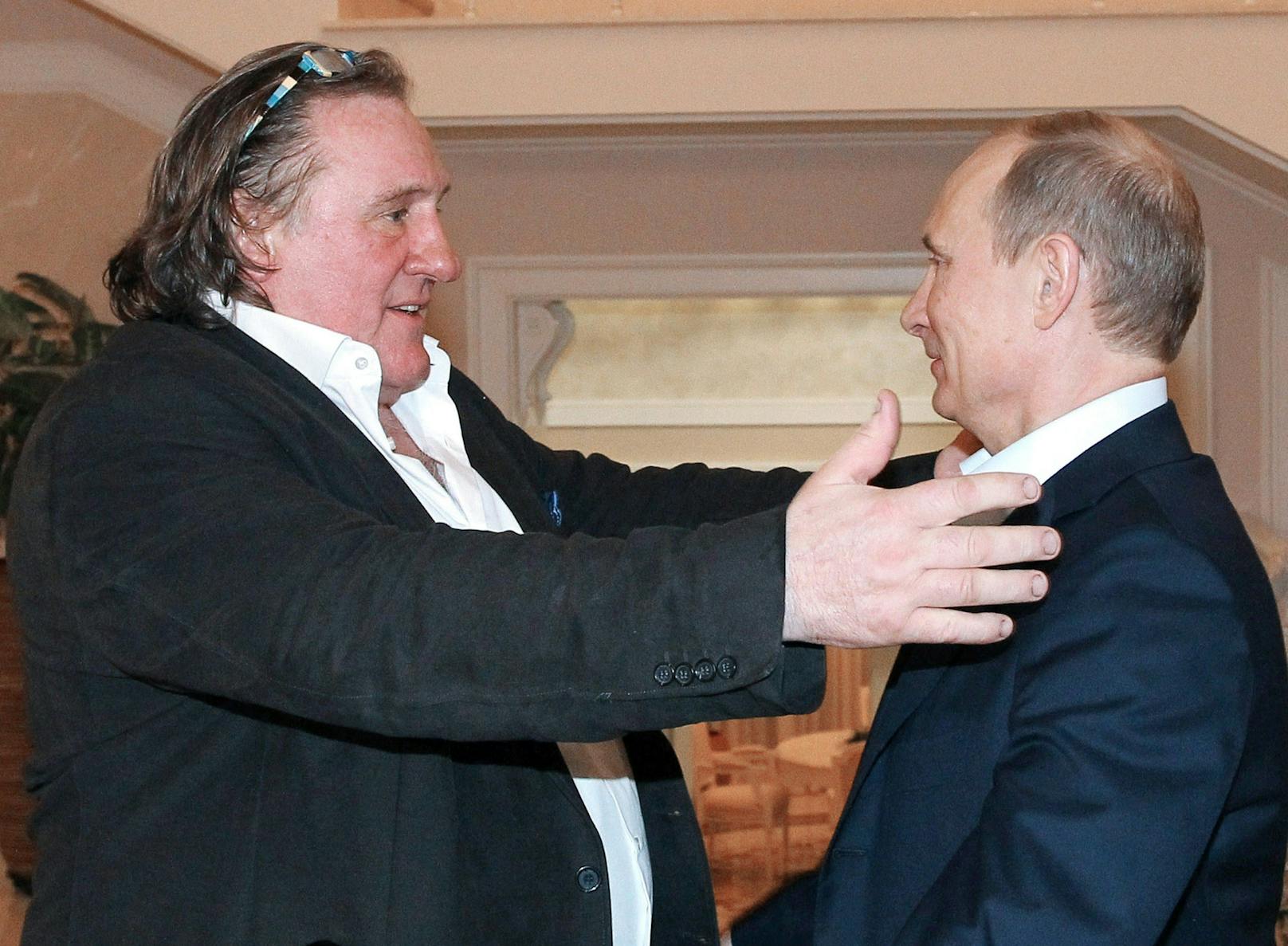 Gerard Depardieu werden gute Beziehungen zum russischen Präsidenten Wladimir Putin nachgesagt. Nun bezeichnete der seit 2013 russische Staatsbürger den Krieg als "großen Schwachsinn". Archivbild aus dem Jahr 2013.