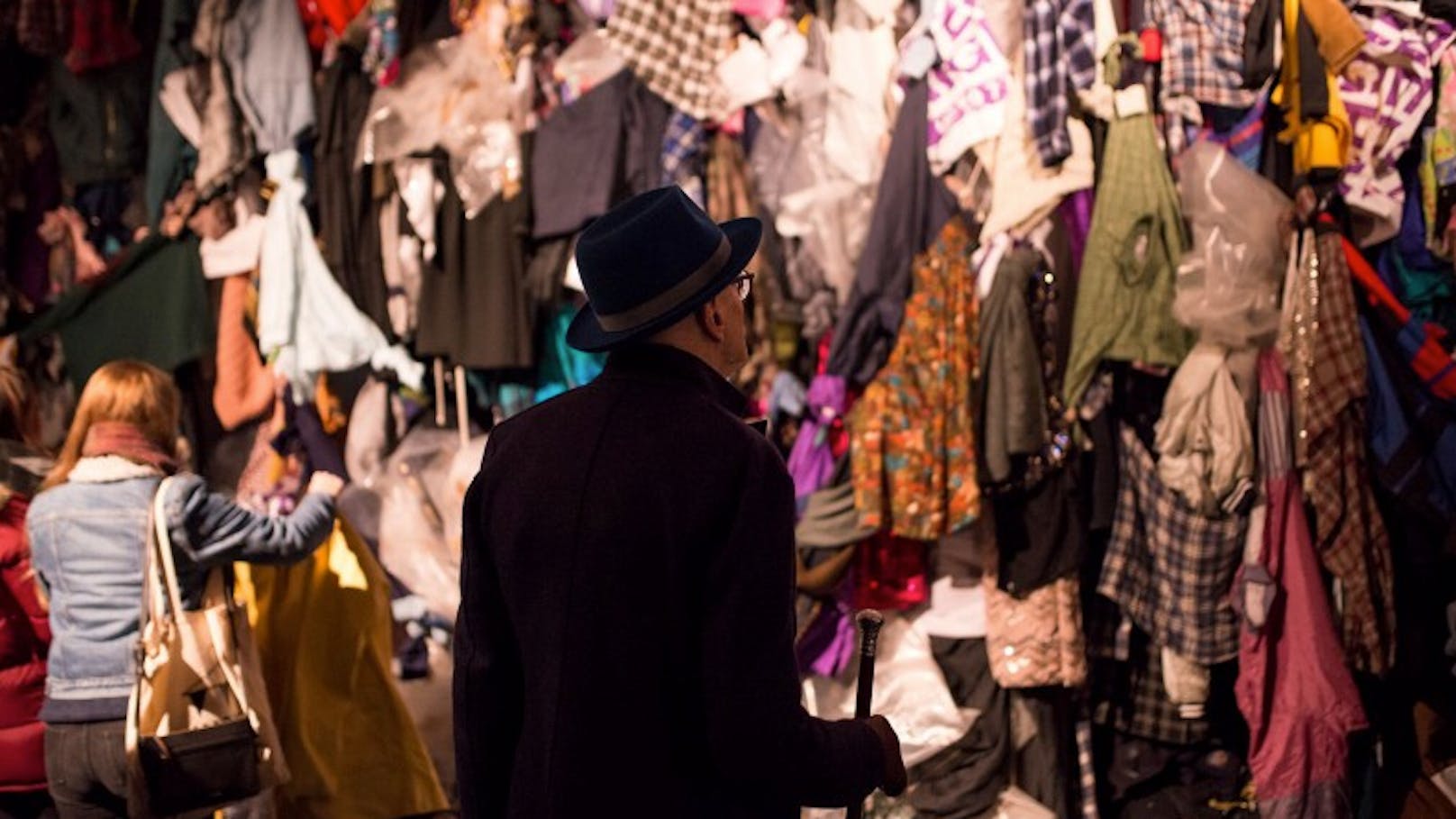 Hunderte Tonnen neuwertiger Kleidung hat Vinokilo seit 2015 schon vor dem Müll gerettet und zugleich viele Vintage-Liebhaber glücklich gemacht