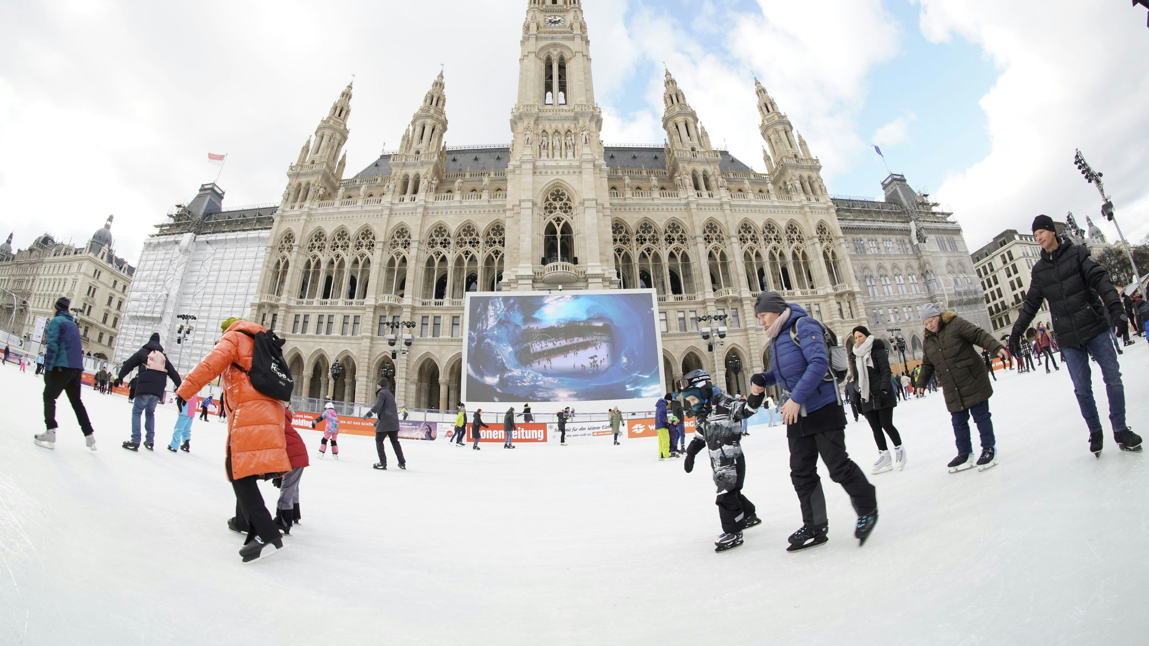 Der Wiener Eistraum bietet auch heuer wieder ein vergünstigtes Ferienprogramm an.