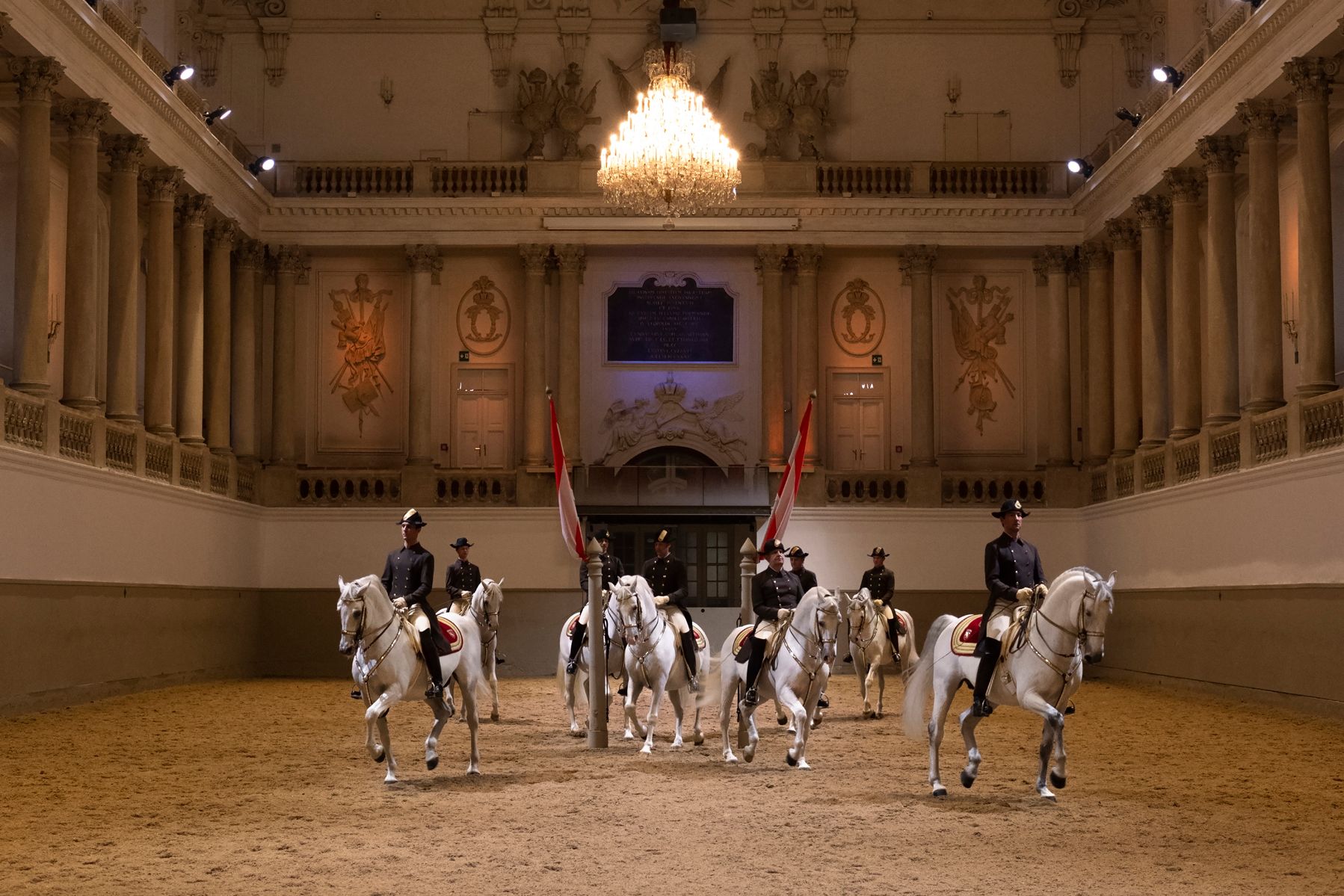 Quadrille in the Spanish Riding School. © renevanbakel.photo/Spanische Hofreitschule