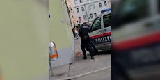 WEGA umstellt Wiener Wohnhaus nach Messerattacke