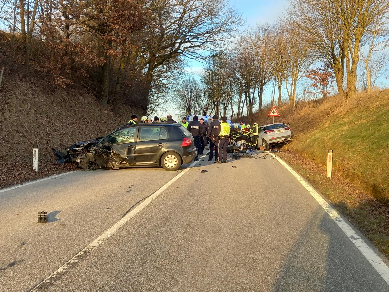 4 Verletzte bei Frontalunfall